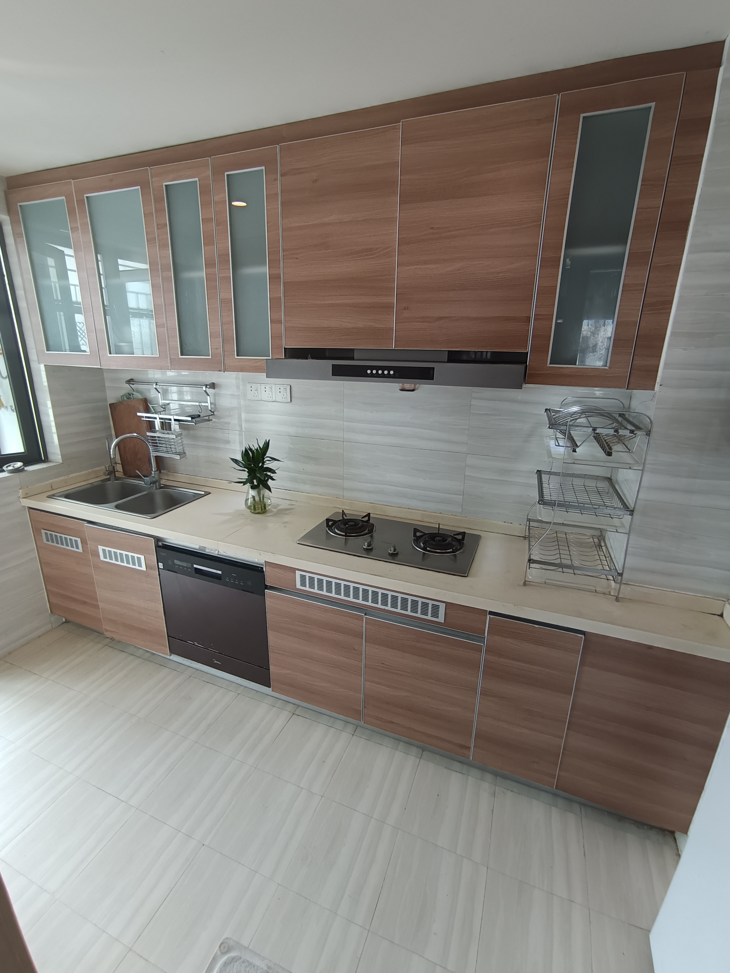 恒大美丽沙天澜湾 3室2厅2卫 253.00万 恒大美丽沙天澜湾 3室2厅2卫 253.00万客厅