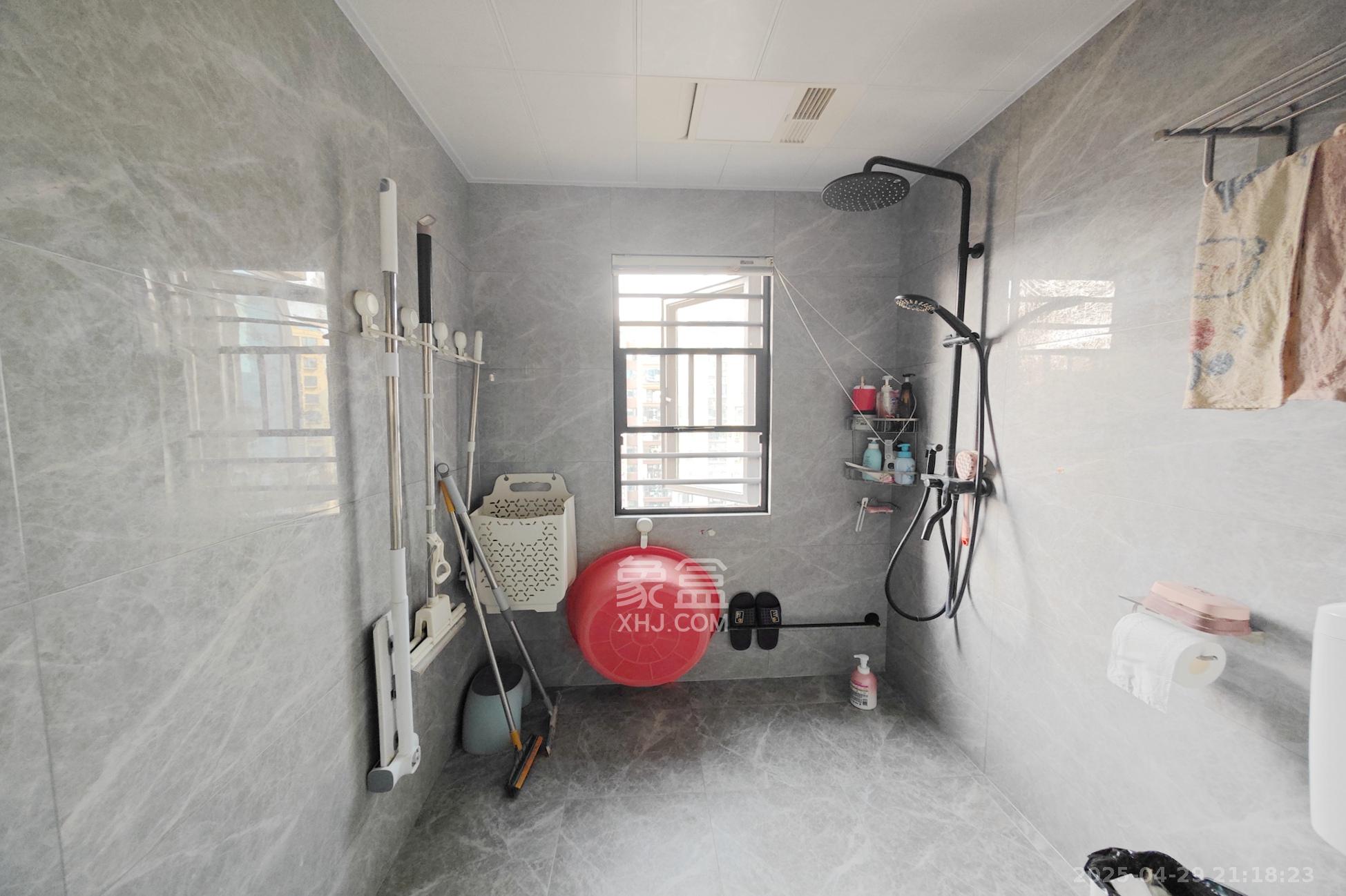 保利大都汇一期、二期  4室2厅2卫    175.0万 保利大都汇一期、二期  4室2厅2卫    175.0万其他