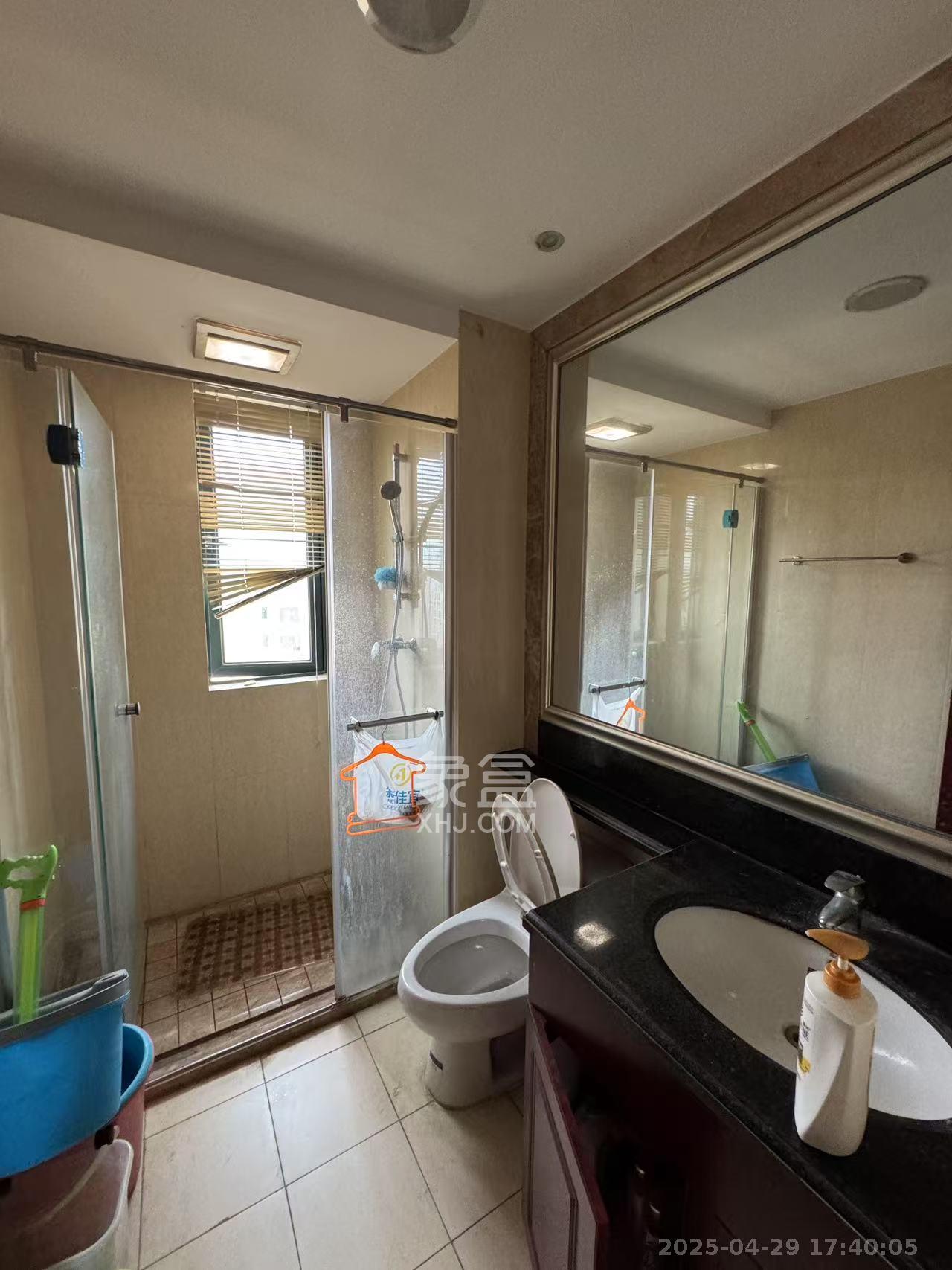 恒大御景湾 3室2厅2卫 3300.0元/月 恒大御景湾 3室2厅2卫 3300.0元/月室内图