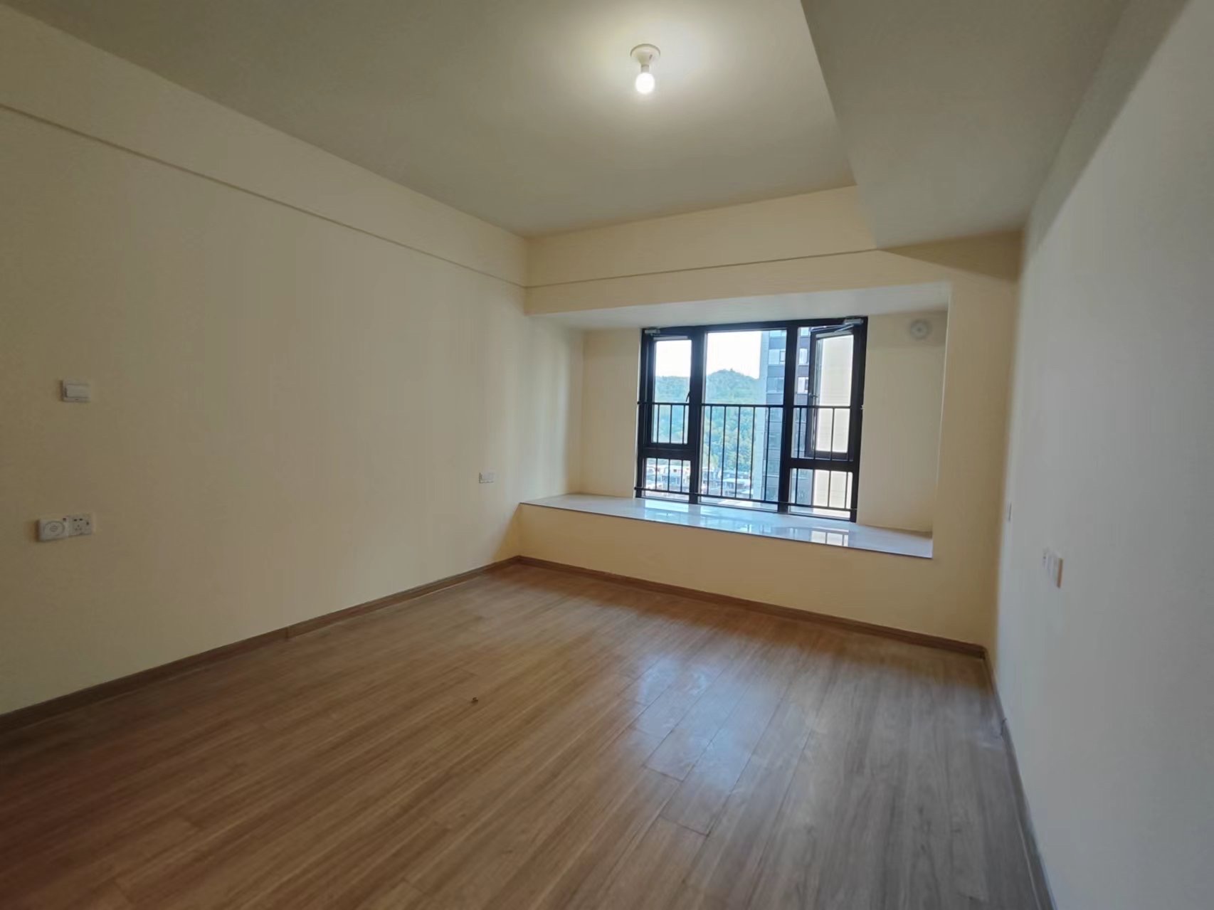 碧桂园翘楚棠 1室0厅0卫 63.8万 碧桂园翘楚棠 1室0厅0卫 63.8万客厅