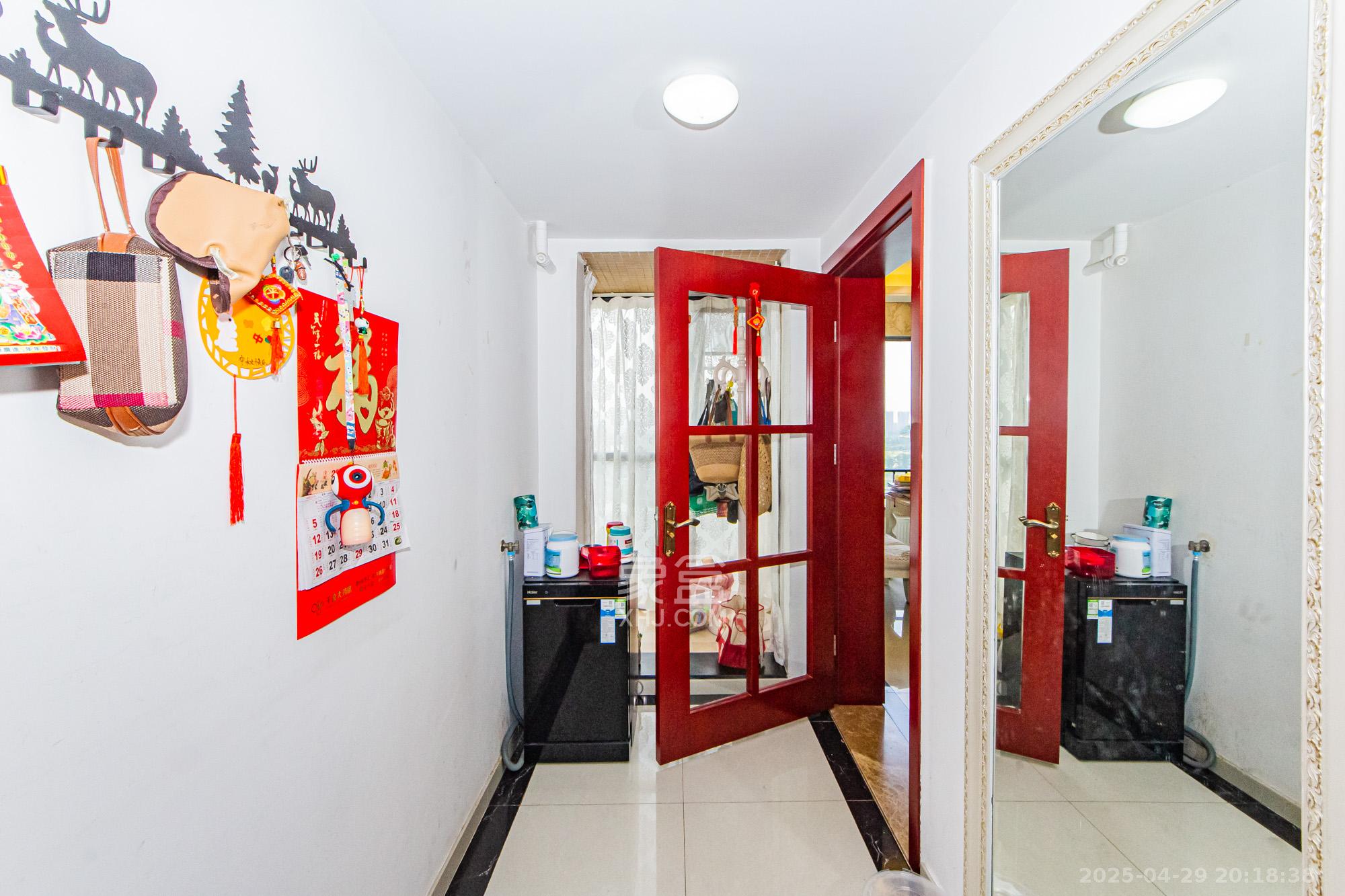 珠江郦城薰衣道  4室2厅2卫    143.0万 珠江郦城薰衣道  4室2厅2卫    143.0万阳台