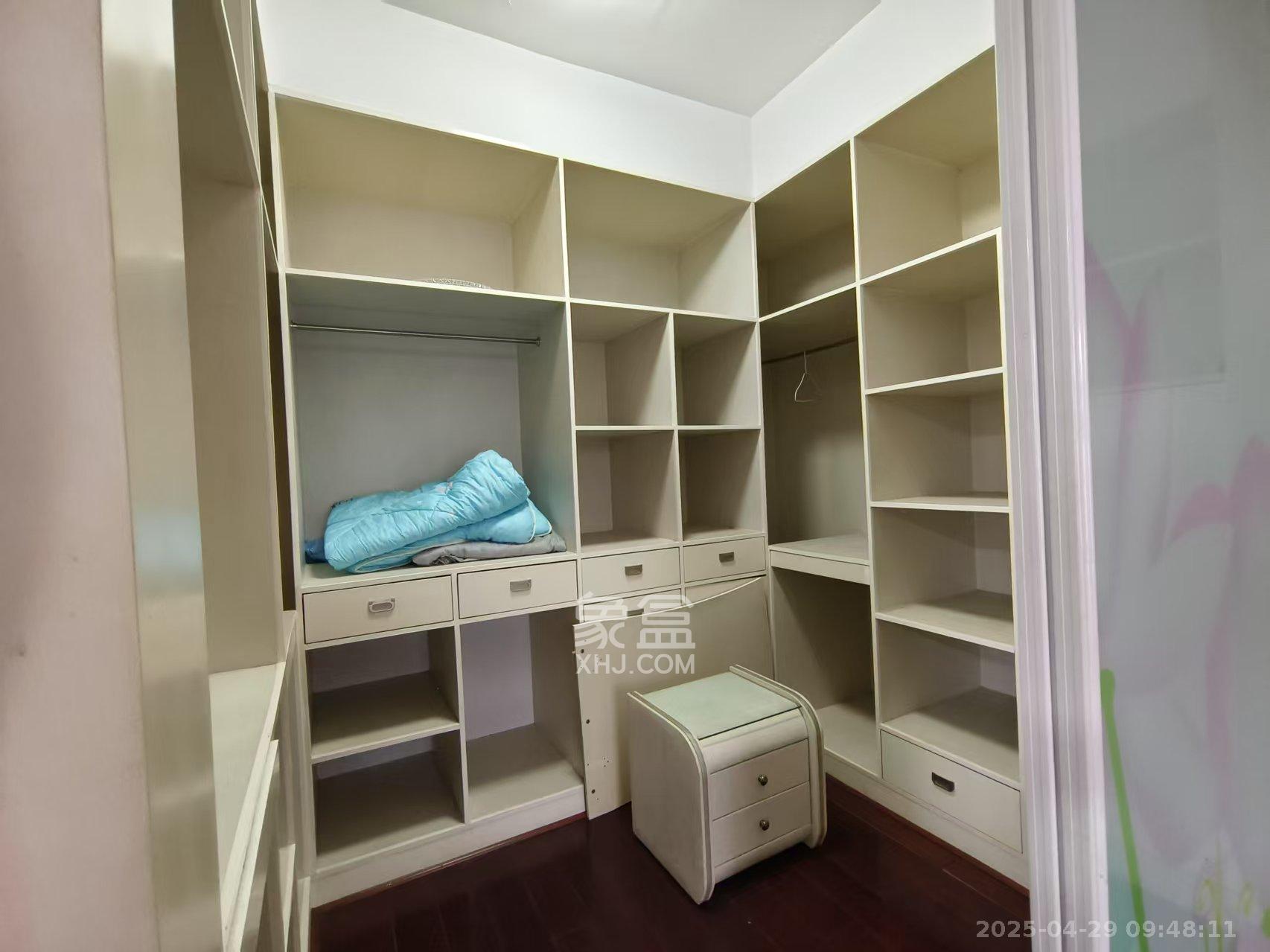 柠檬丽都 4室2厅2卫 2800.0元/月 柠檬丽都 4室2厅2卫 2800.0元/月室内图