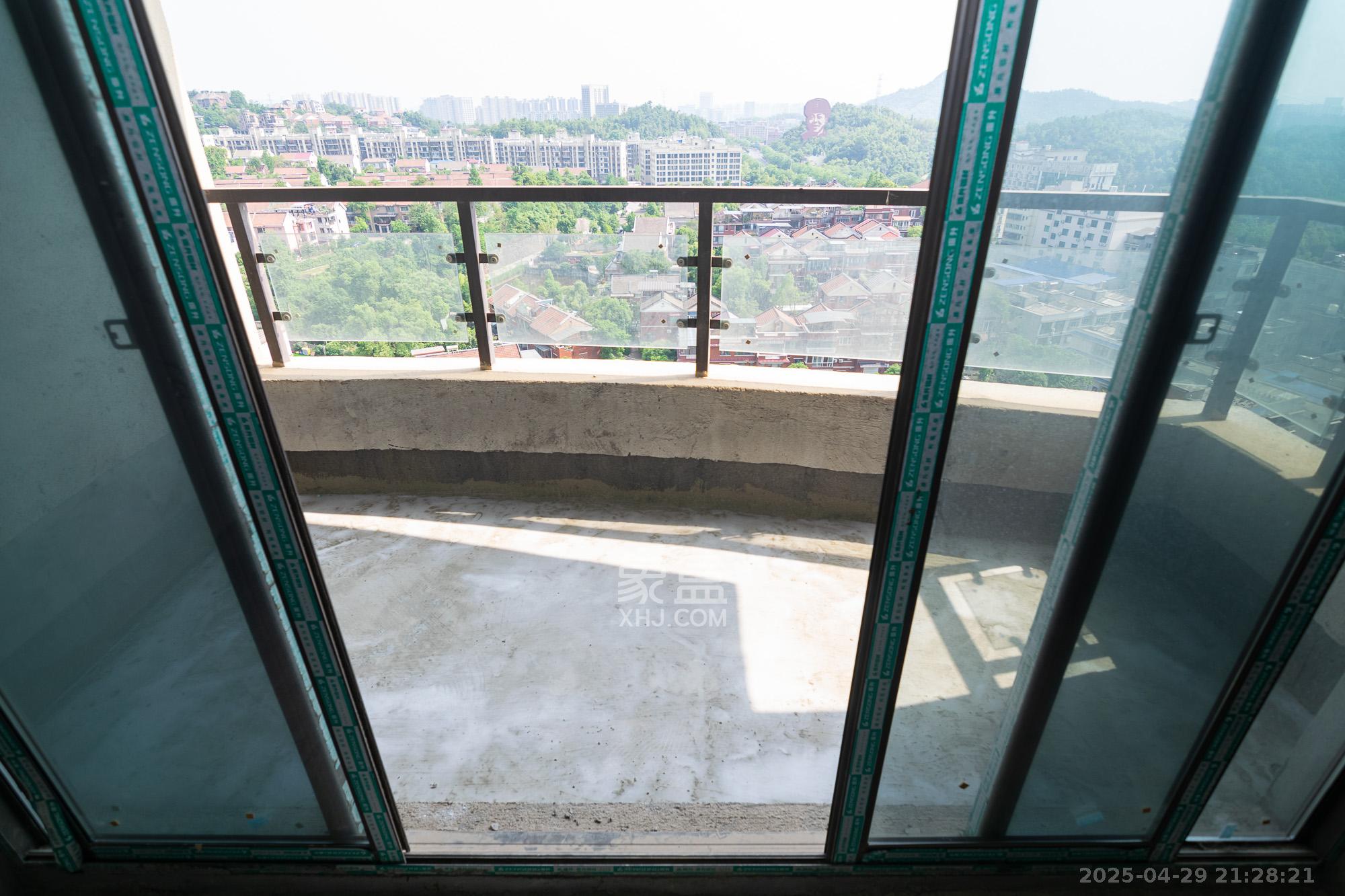 润和山水郡 3室2厅1卫 61.8万 润和山水郡 3室2厅1卫 61.8万阳台