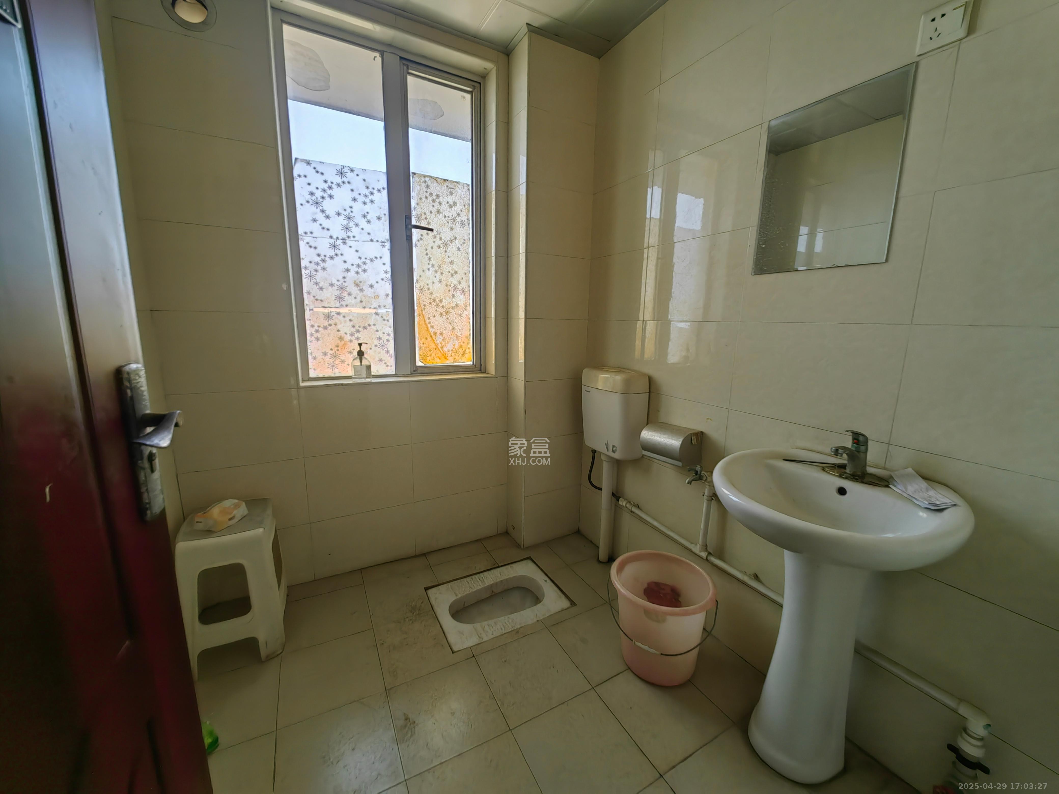 恒广国际景园一二区 2室2厅1卫 1800.0元/月 恒广国际景园一二区 2室2厅1卫 1800.0元/月室内图