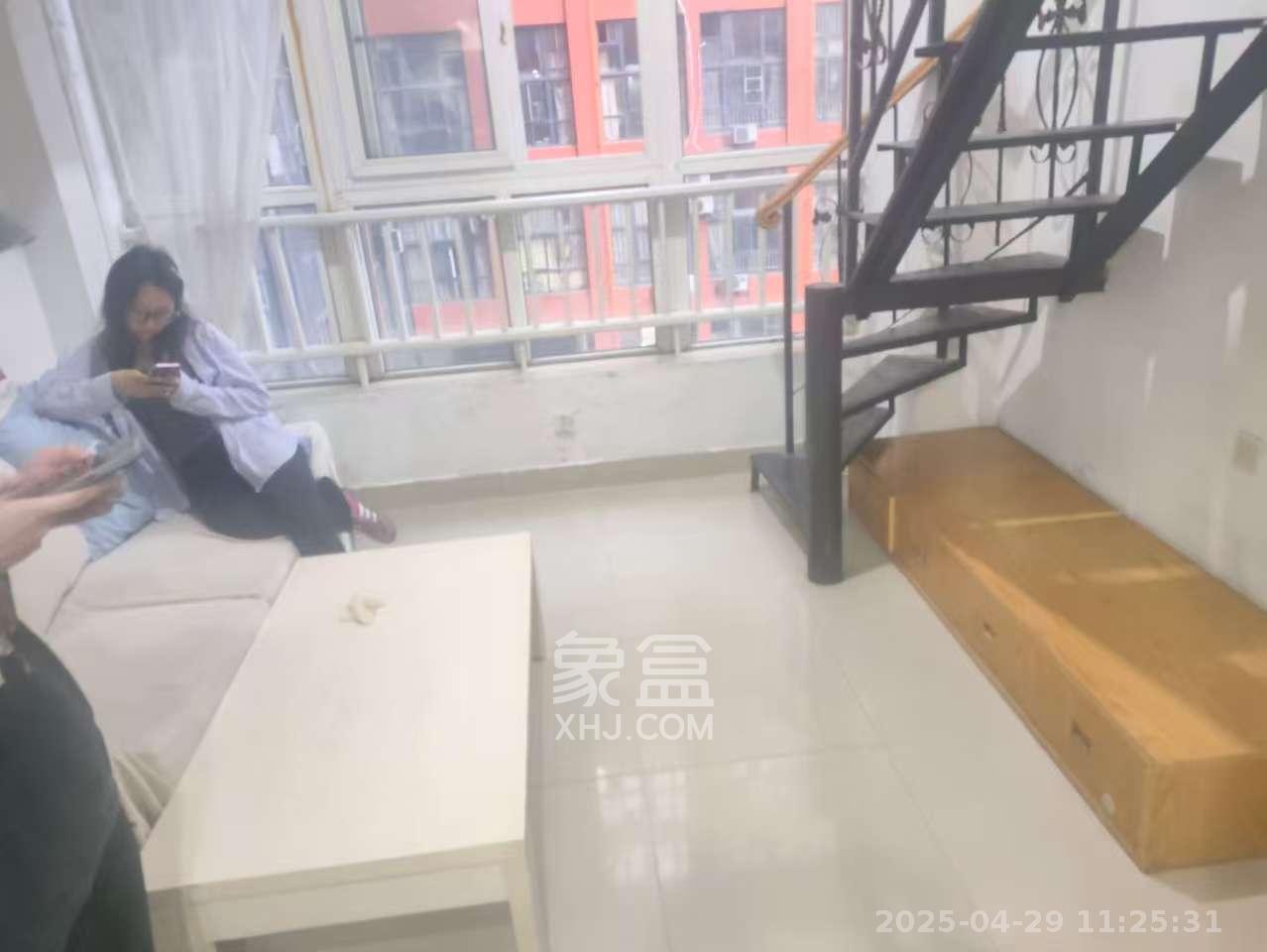他城（天鸿时代公寓）  1室1厅1卫   1200.00元/月室内图