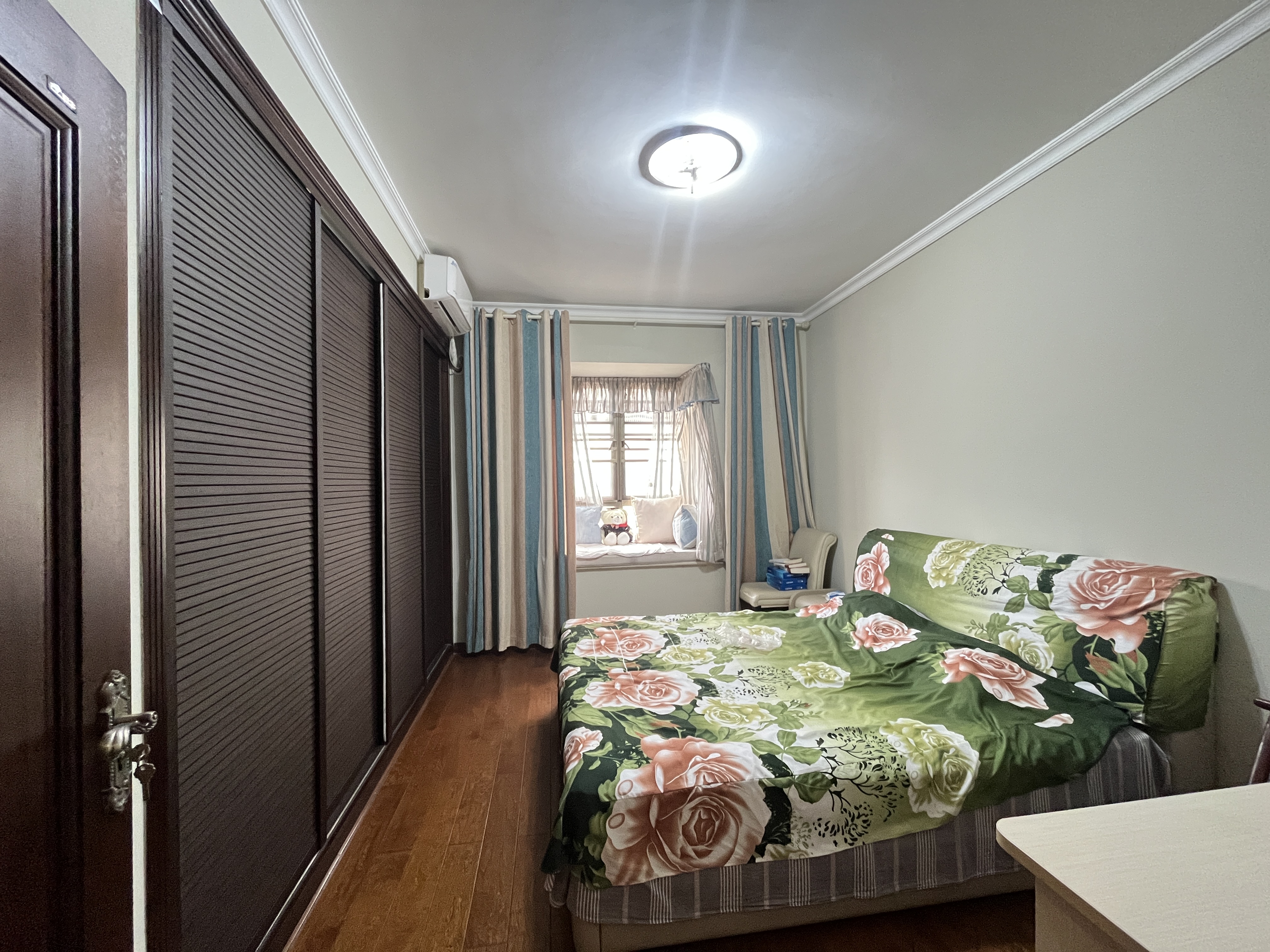 环保欣苑 4室2厅2卫 145.8万 环保欣苑 4室2厅2卫 145.8万客厅