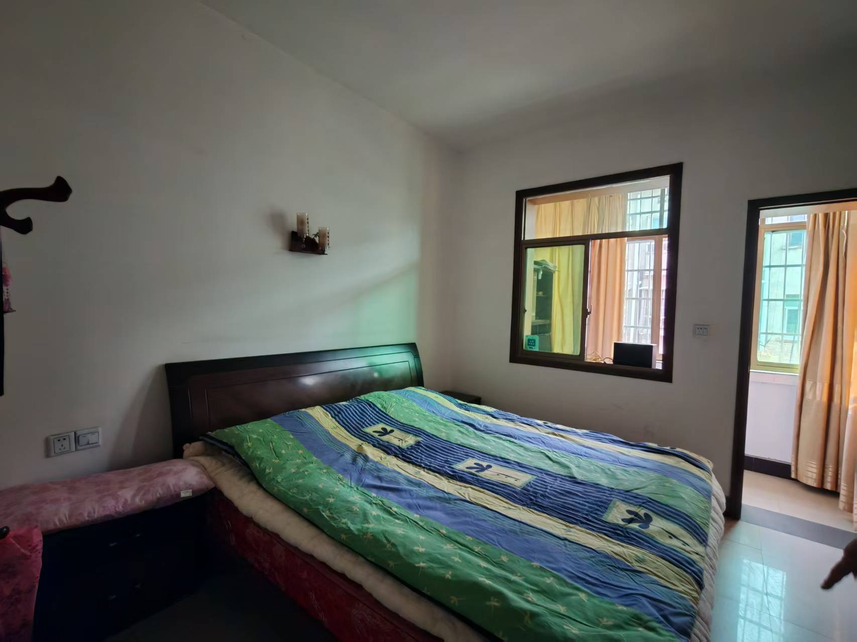 滨湖柴油机厂家属楼 4室2厅2卫 1200.0元/月 滨湖柴油机厂家属楼 4室2厅2卫 1200.0元/月室内图