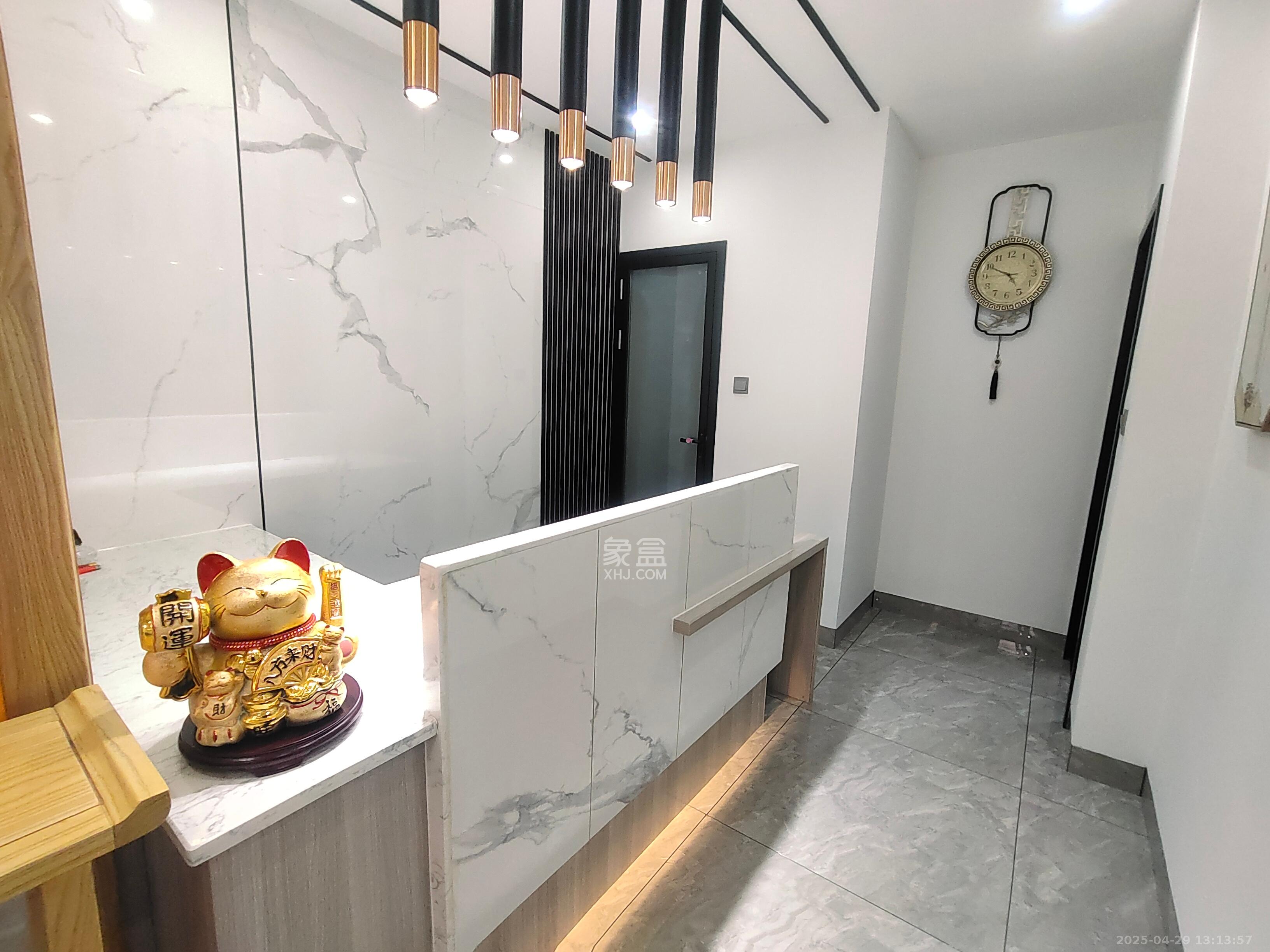 纳帕溪谷 5室2厅2卫 105.0万 纳帕溪谷 5室2厅2卫 105.0万客厅