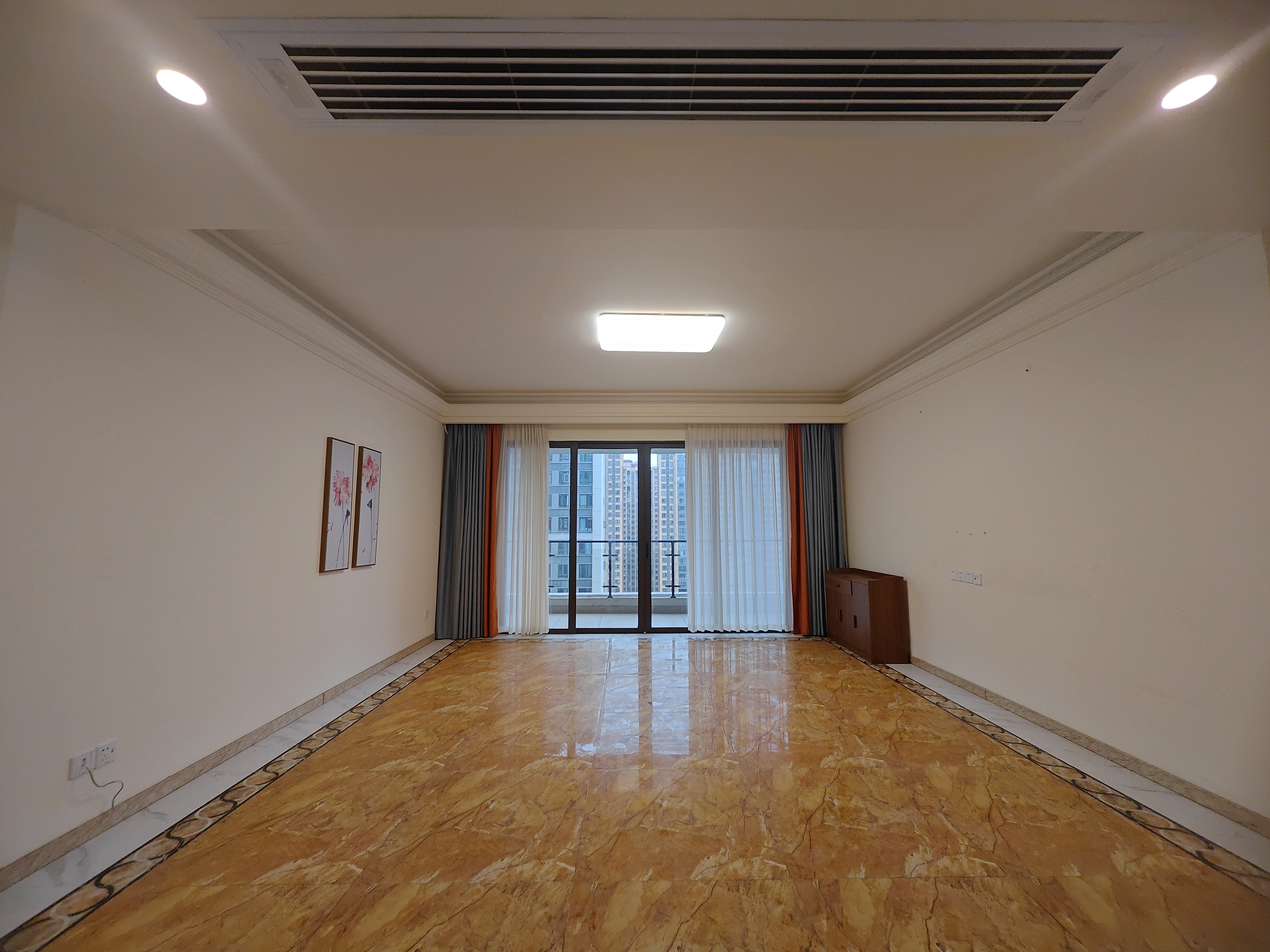 富力碧桂园衡中心  4室2厅3卫   3800.00元/月室内图
