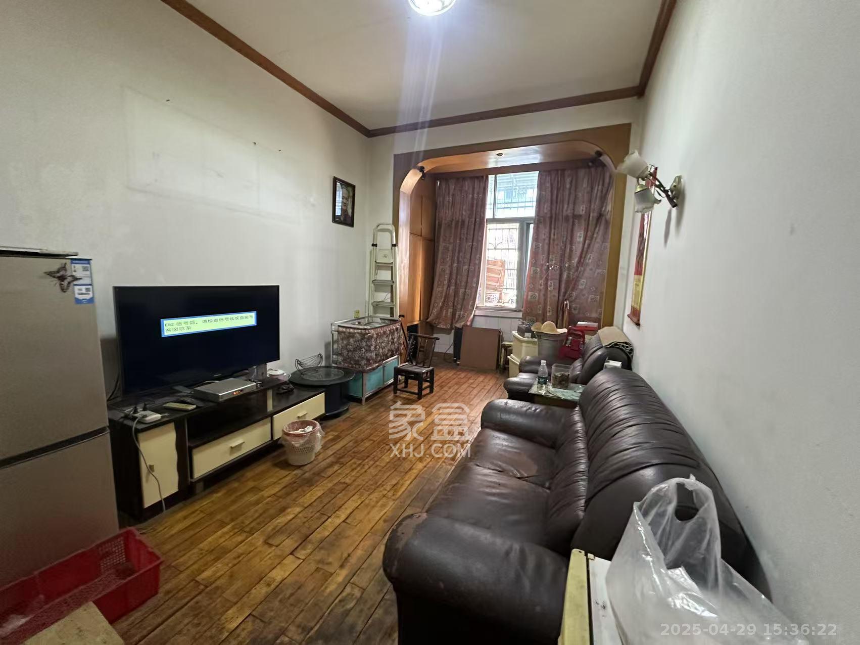 妹子山社区(曙光社区)  1室1厅1卫    1100.0元/月 妹子山社区(曙光社区)  1室1厅1卫    1100.0元/月室内图