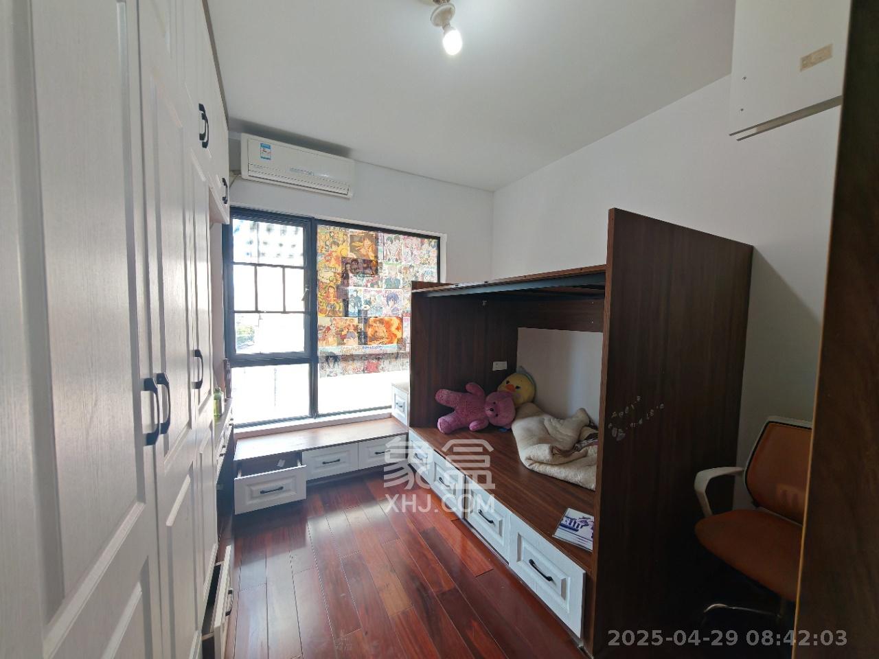 达美D6区  4室2厅2卫   3500.00元/月室内图