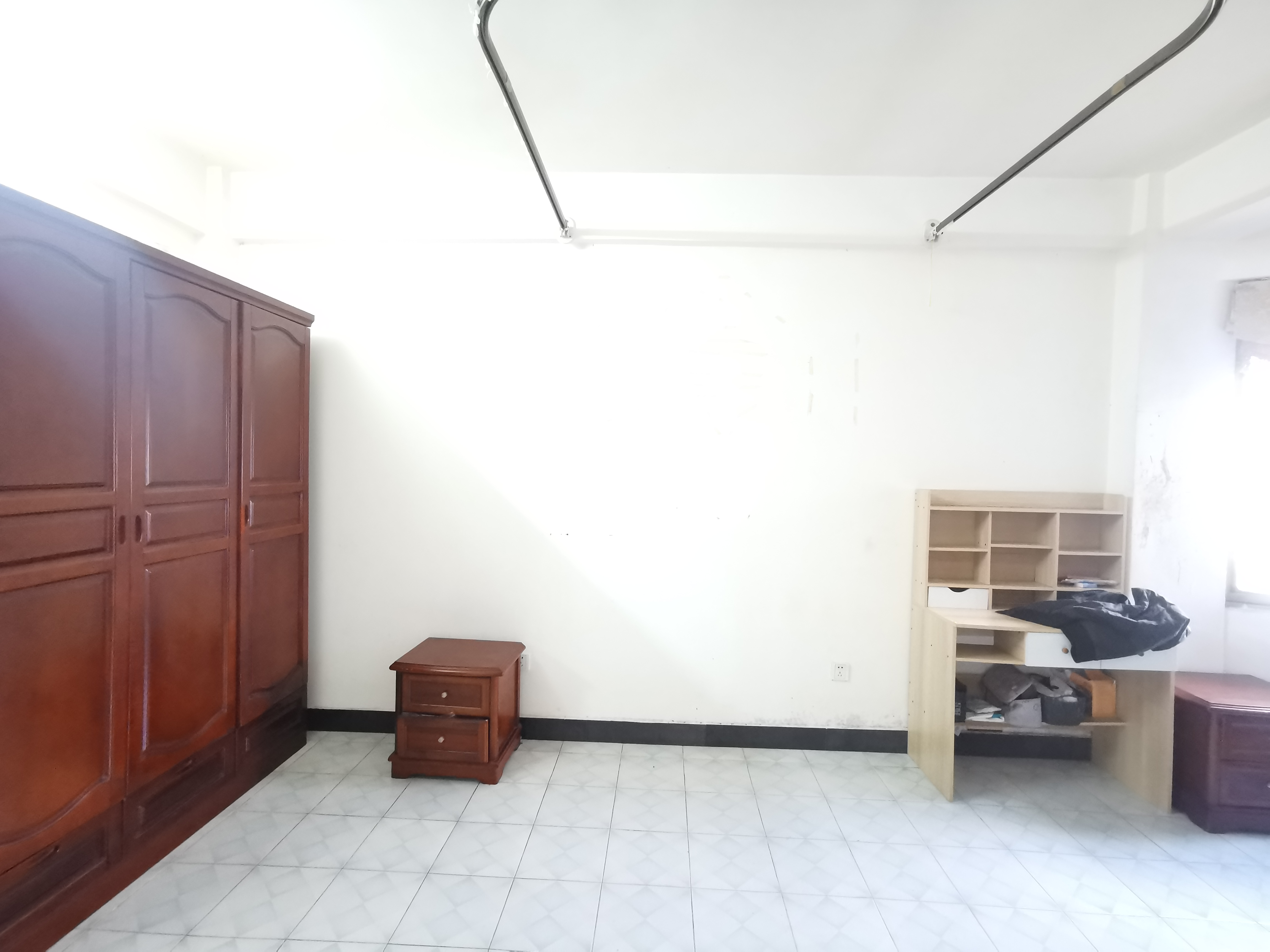 民源小区 3室2厅1卫 2000.0元/月 民源小区 3室2厅1卫 2000.0元/月室内图