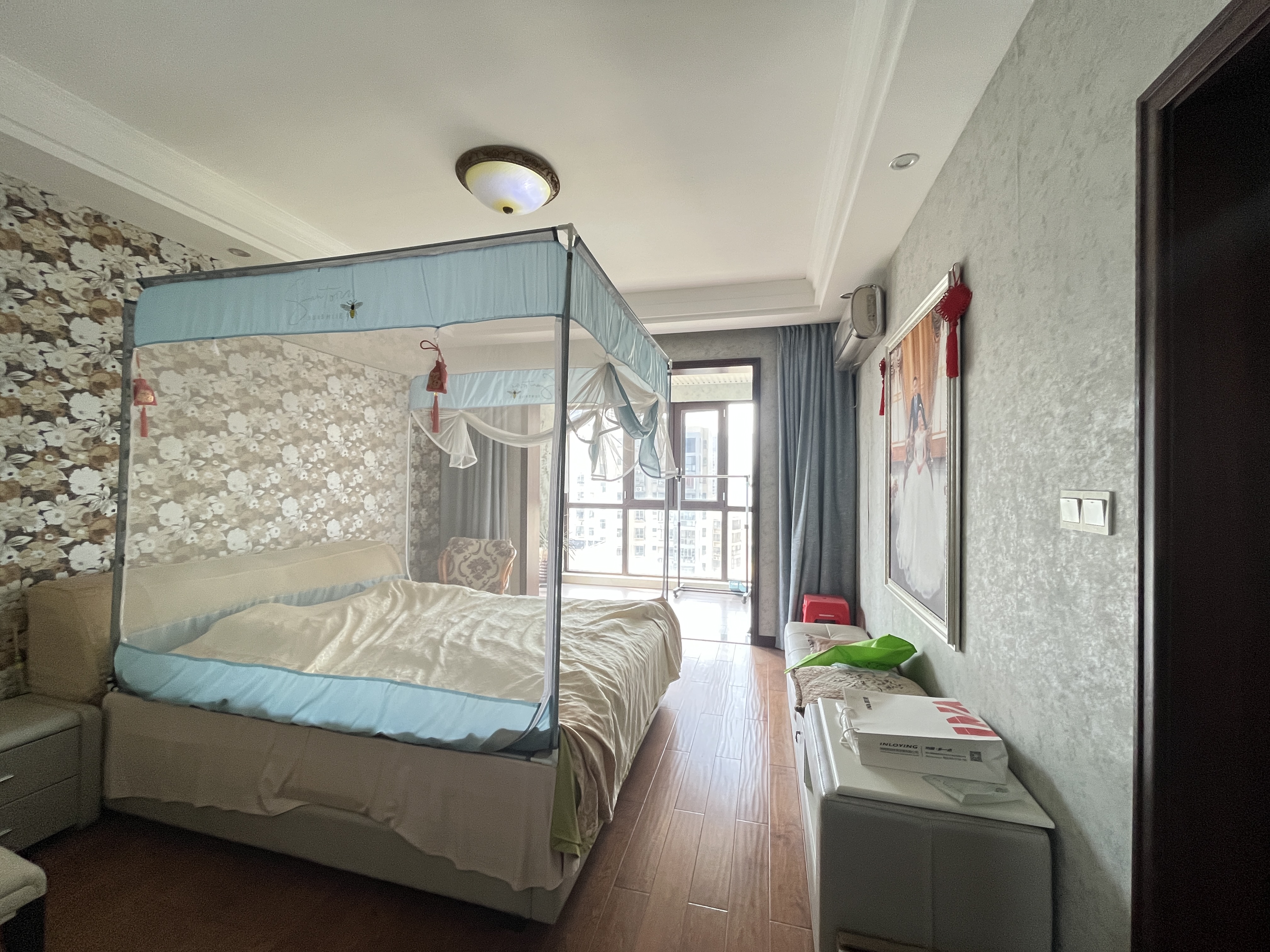 环保欣苑 4室2厅2卫 145.8万 环保欣苑 4室2厅2卫 145.8万客厅