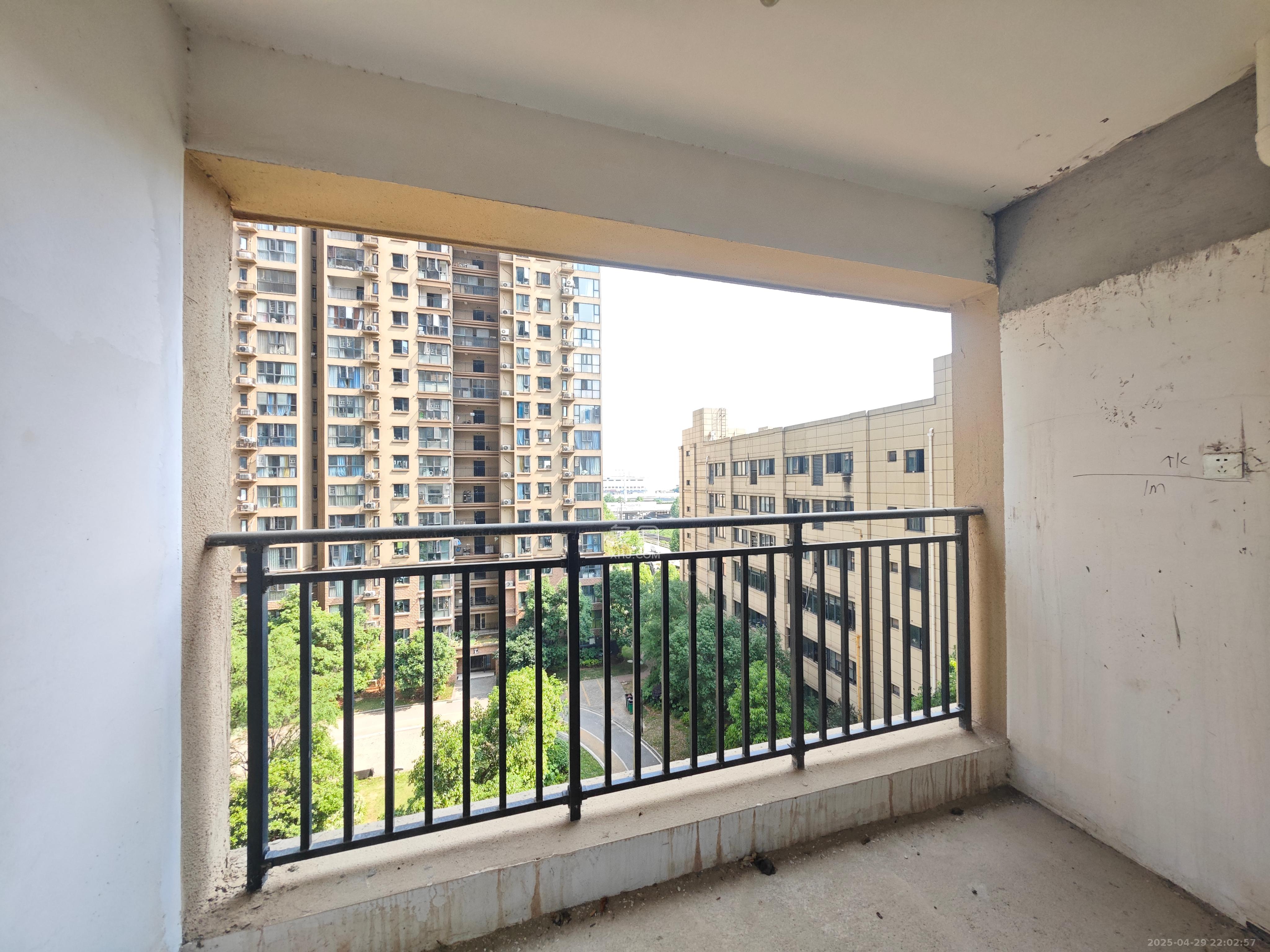 中建嘉和城  3室2厅1卫   84.00万其他