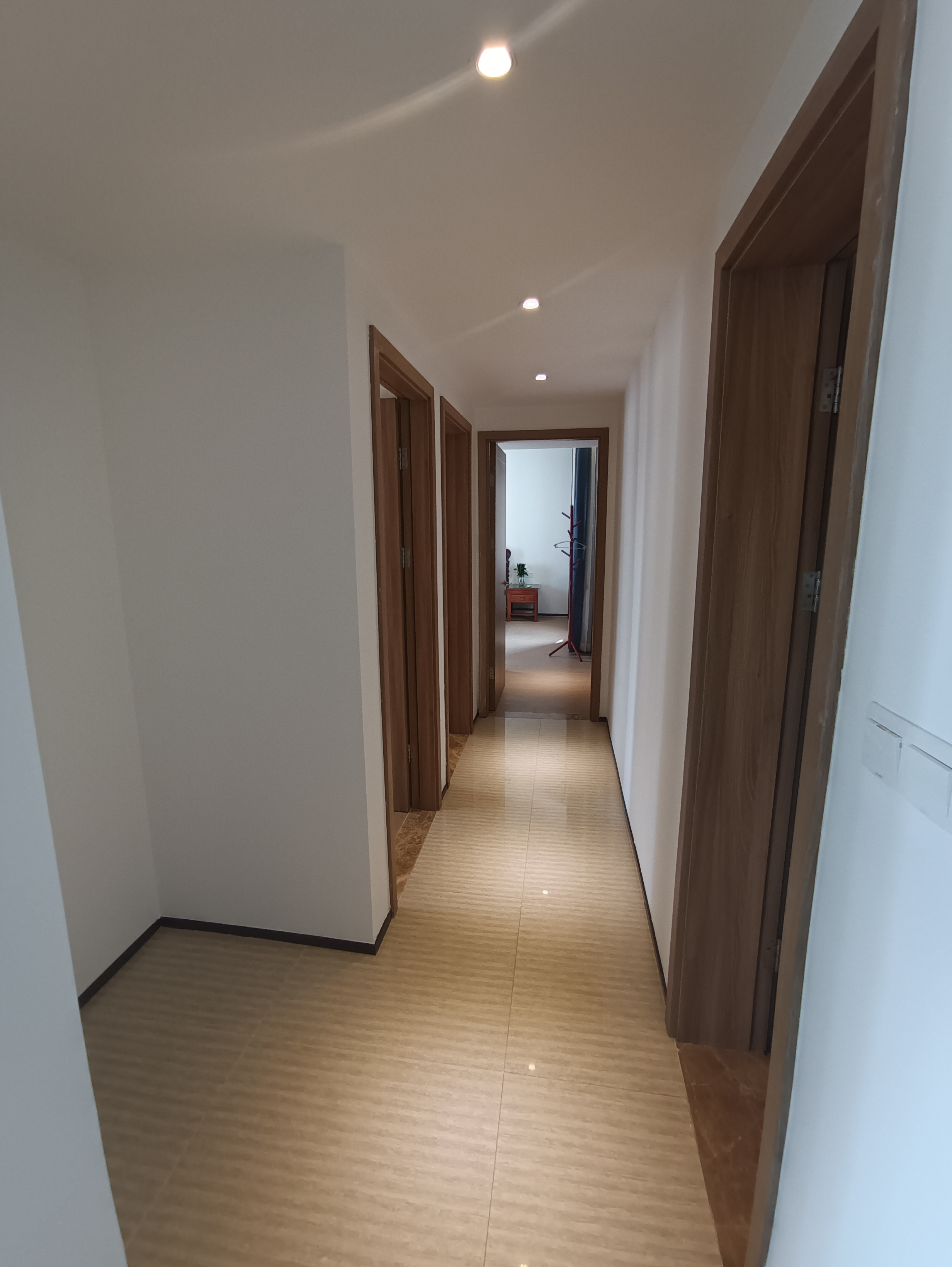 恒大美丽沙天澜湾 3室2厅2卫 253.00万 恒大美丽沙天澜湾 3室2厅2卫 253.00万客厅