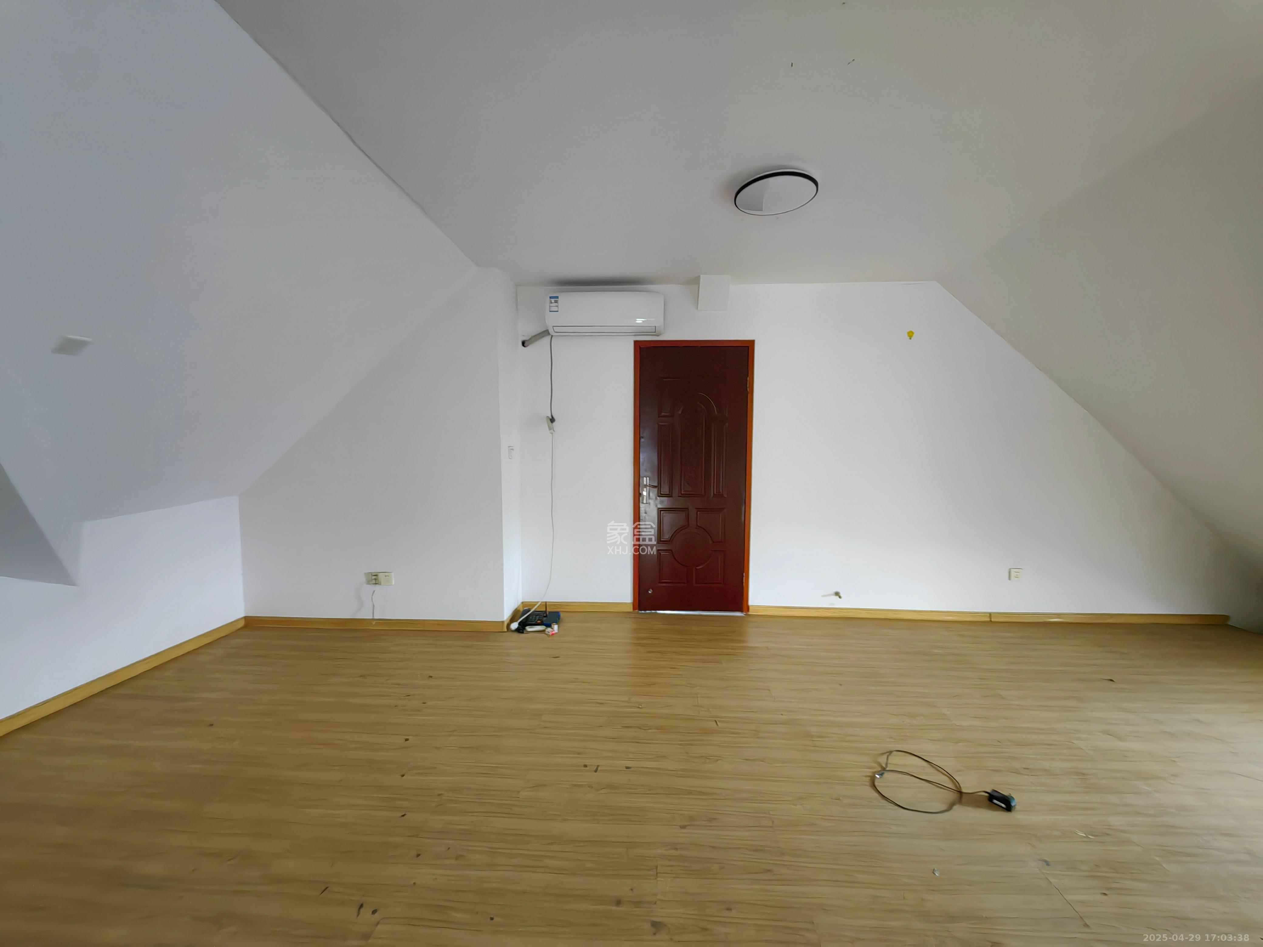 恒广国际景园一二区 2室2厅1卫 1800.0元/月 恒广国际景园一二区 2室2厅1卫 1800.0元/月室内图