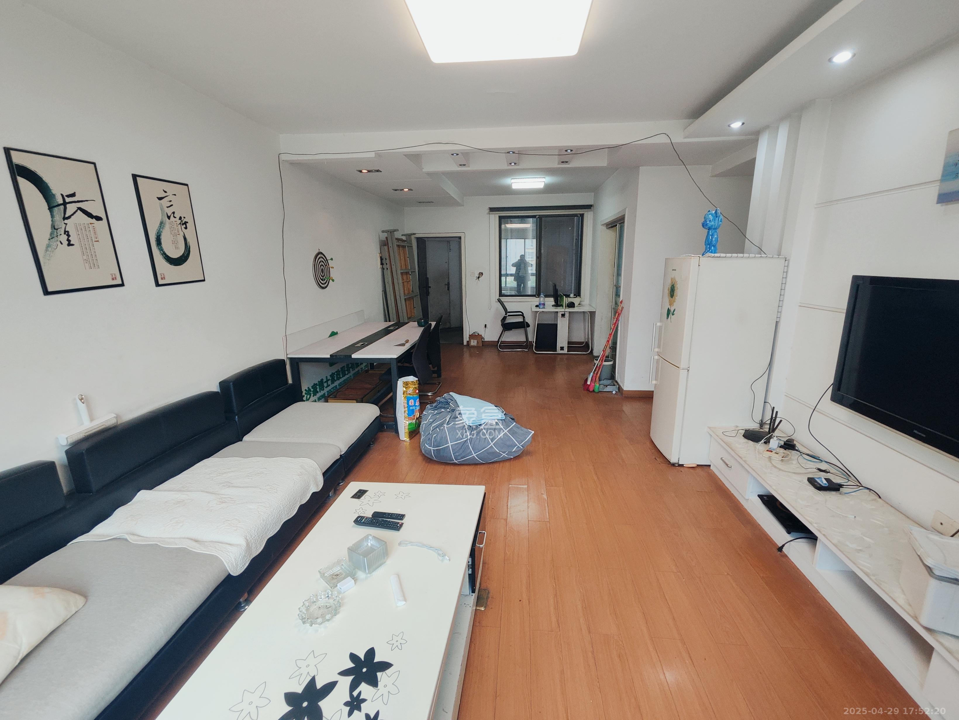 融橙上品  3室2厅2卫    2300.0元/月室内图