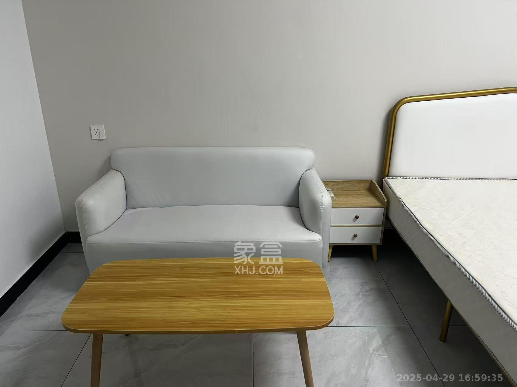 明昇壹城(明昇时代广场)三期  1室1厅1卫    1300.0元/月 明昇壹城(明昇时代广场)三期  1室1厅1卫    1300.0元/月