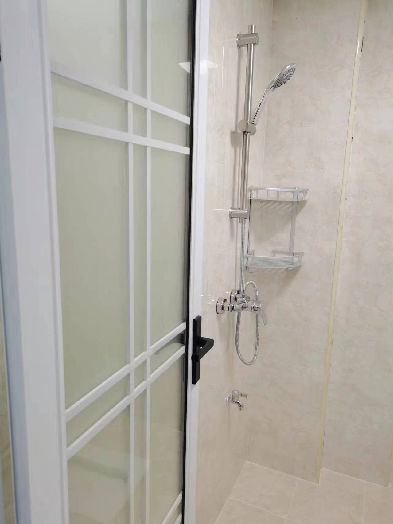 鹏泰国际  3室2厅2卫    3100.0元/月室内图