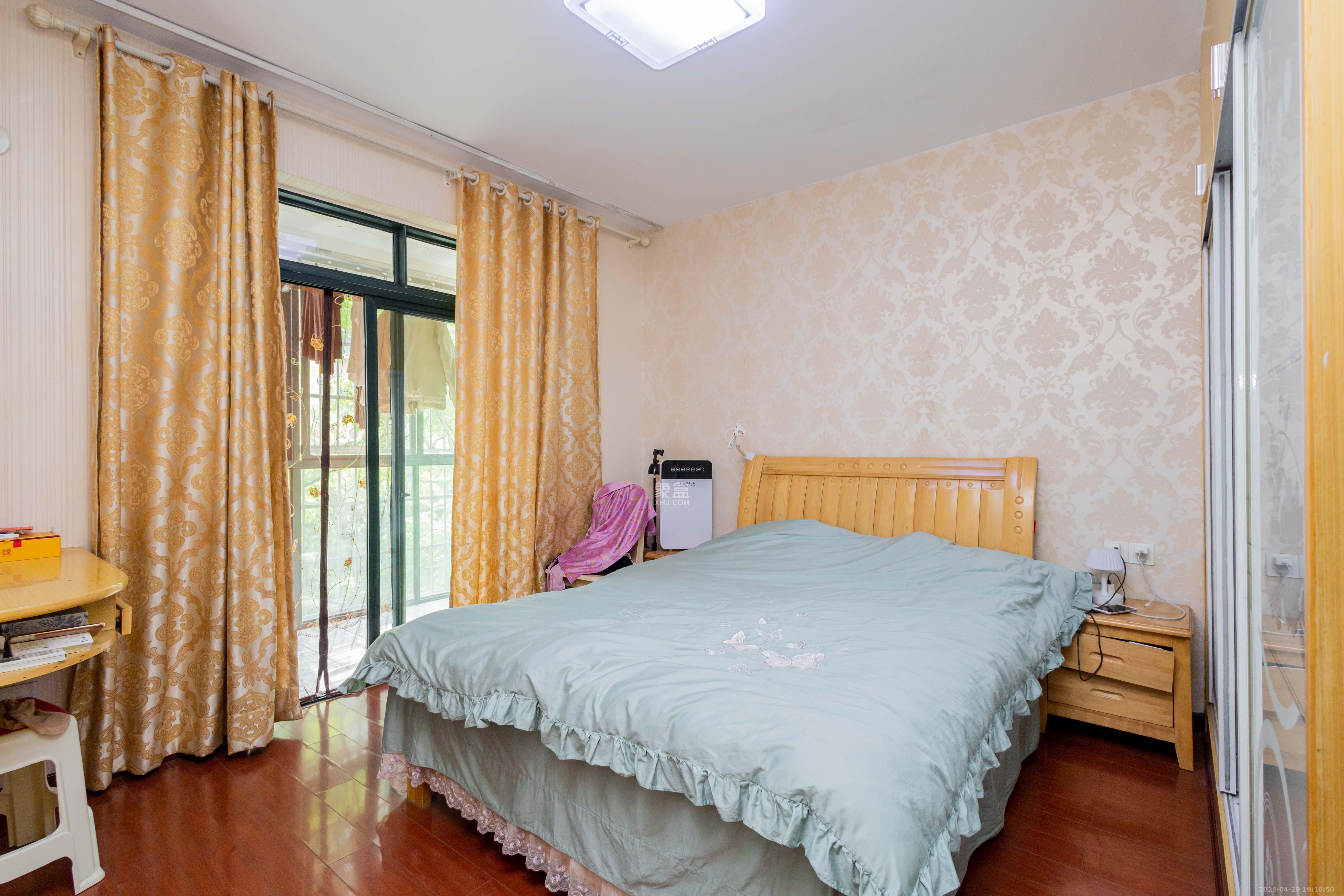 东岸锦城(东方人家)  3室2厅1卫    76.0万 东岸锦城(东方人家)  3室2厅1卫    76.0万卧室