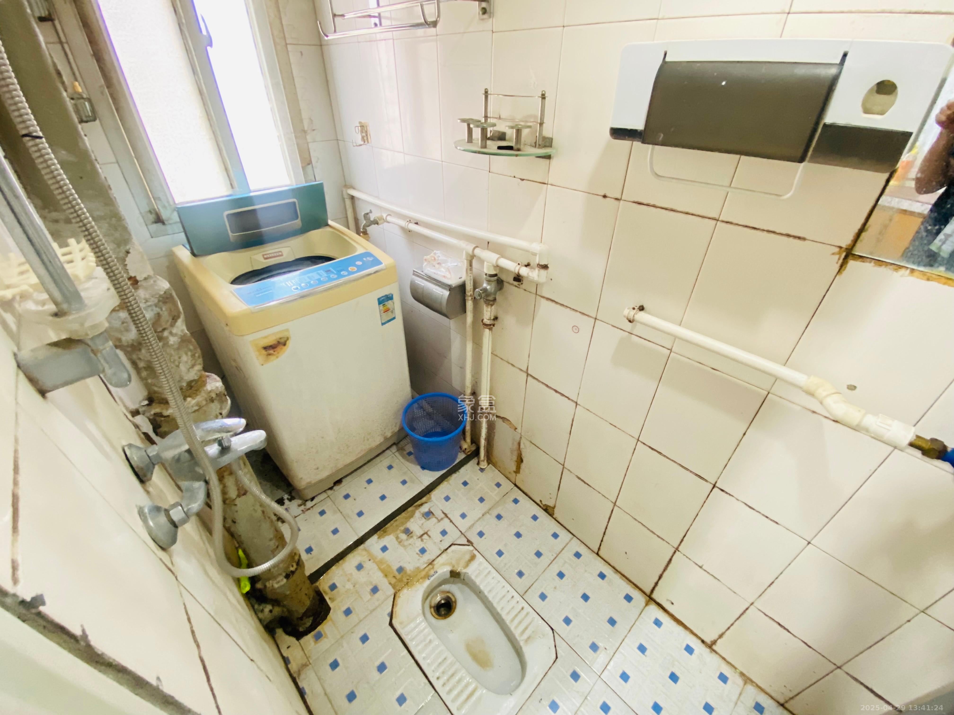 解放四村石子冲 2室1厅1卫 1500.0元/月 解放四村石子冲 2室1厅1卫 1500.0元/月室内图