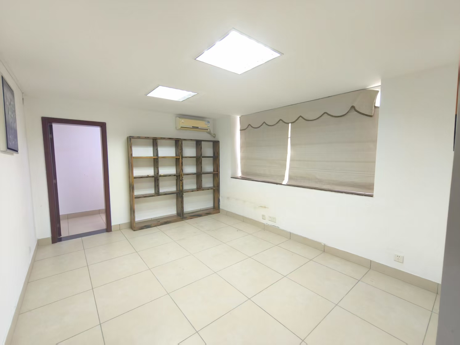 龙园别墅 1室2厅1卫 10500.0元/月 龙园别墅 1室2厅1卫 10500.0元/月室内图