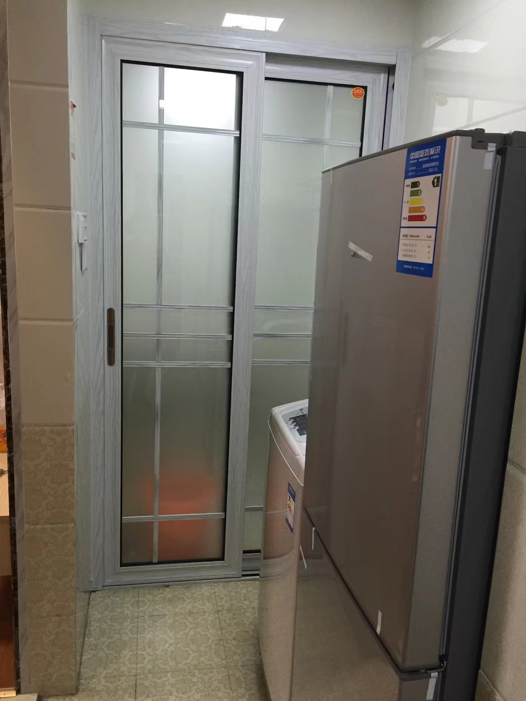 逸臣中央 1室1厅1卫 1300.0元/月 逸臣中央 1室1厅1卫 1300.0元/月室内图