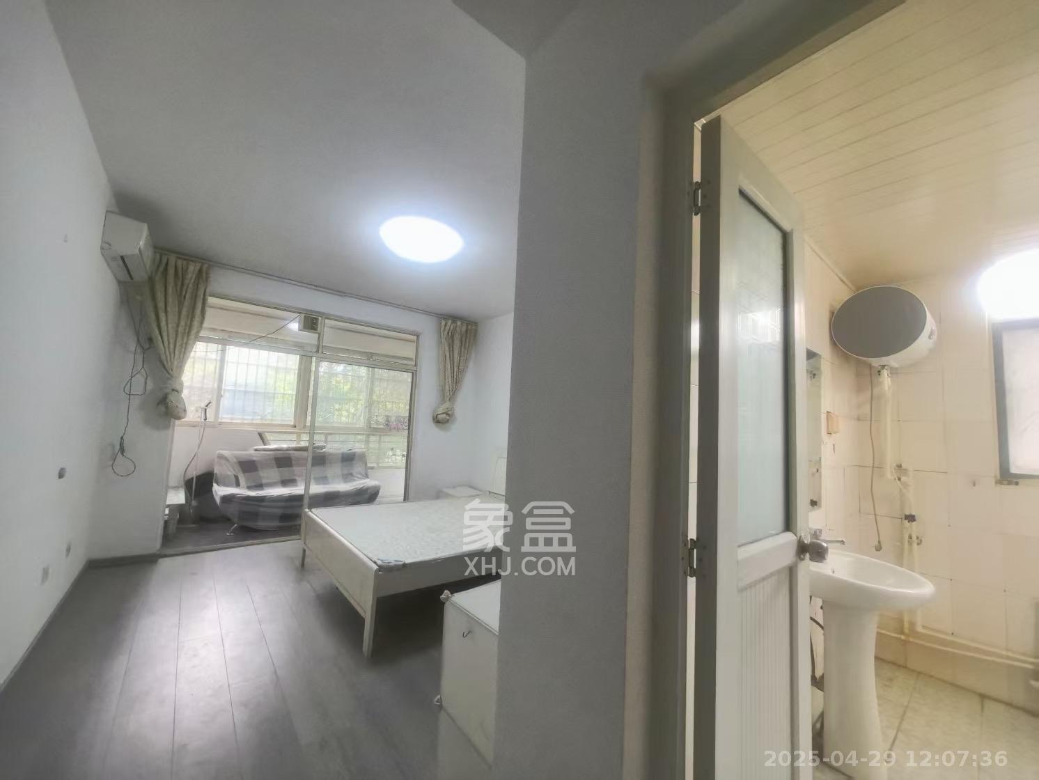 四季美景一、二期 1室1厅1卫 800.0元/月 四季美景一、二期 1室1厅1卫 800.0元/月室内图