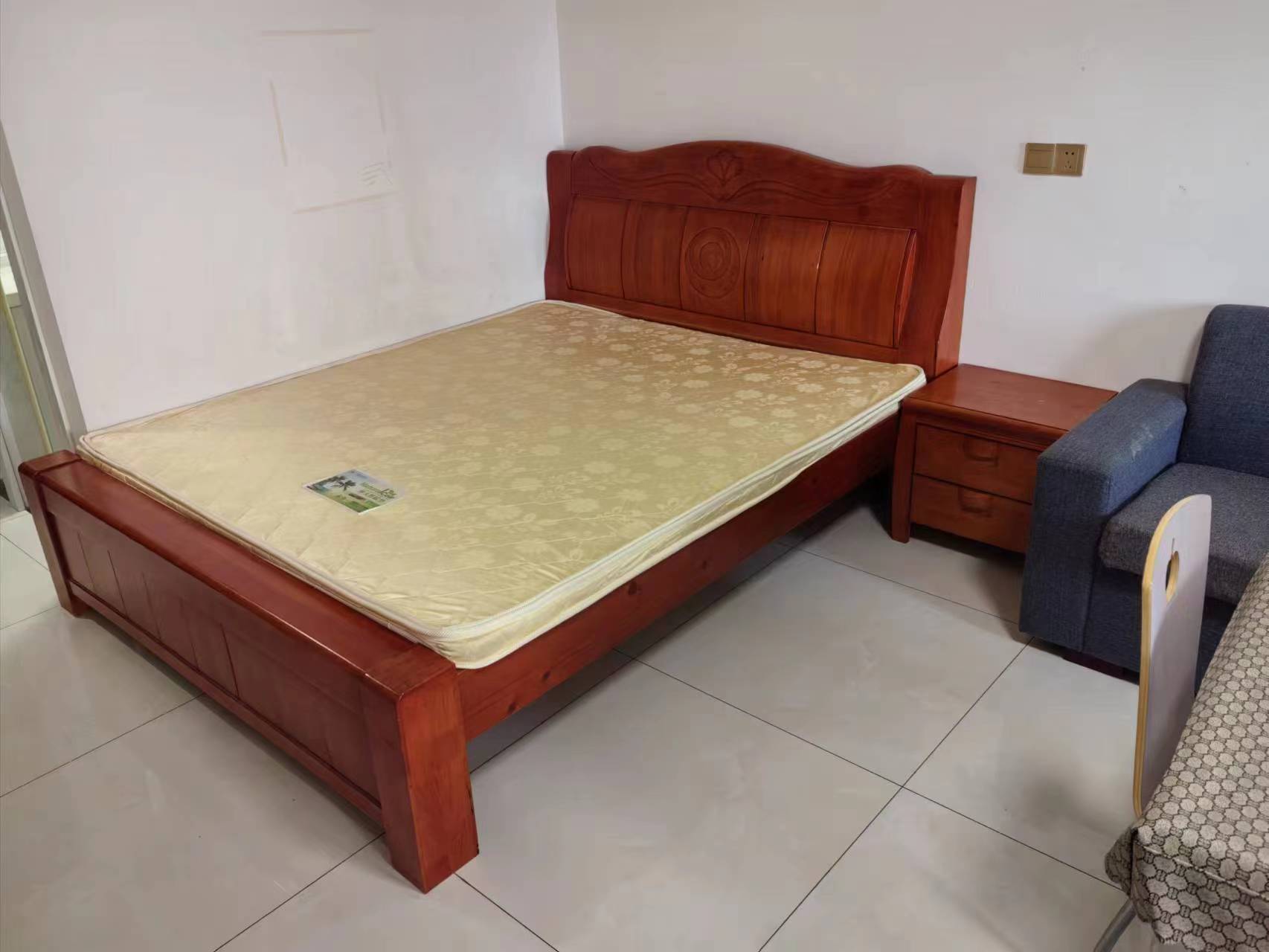 罗家小区西区 1室1厅1卫 1200.0元/月 罗家小区西区 1室1厅1卫 1200.0元/月室内图