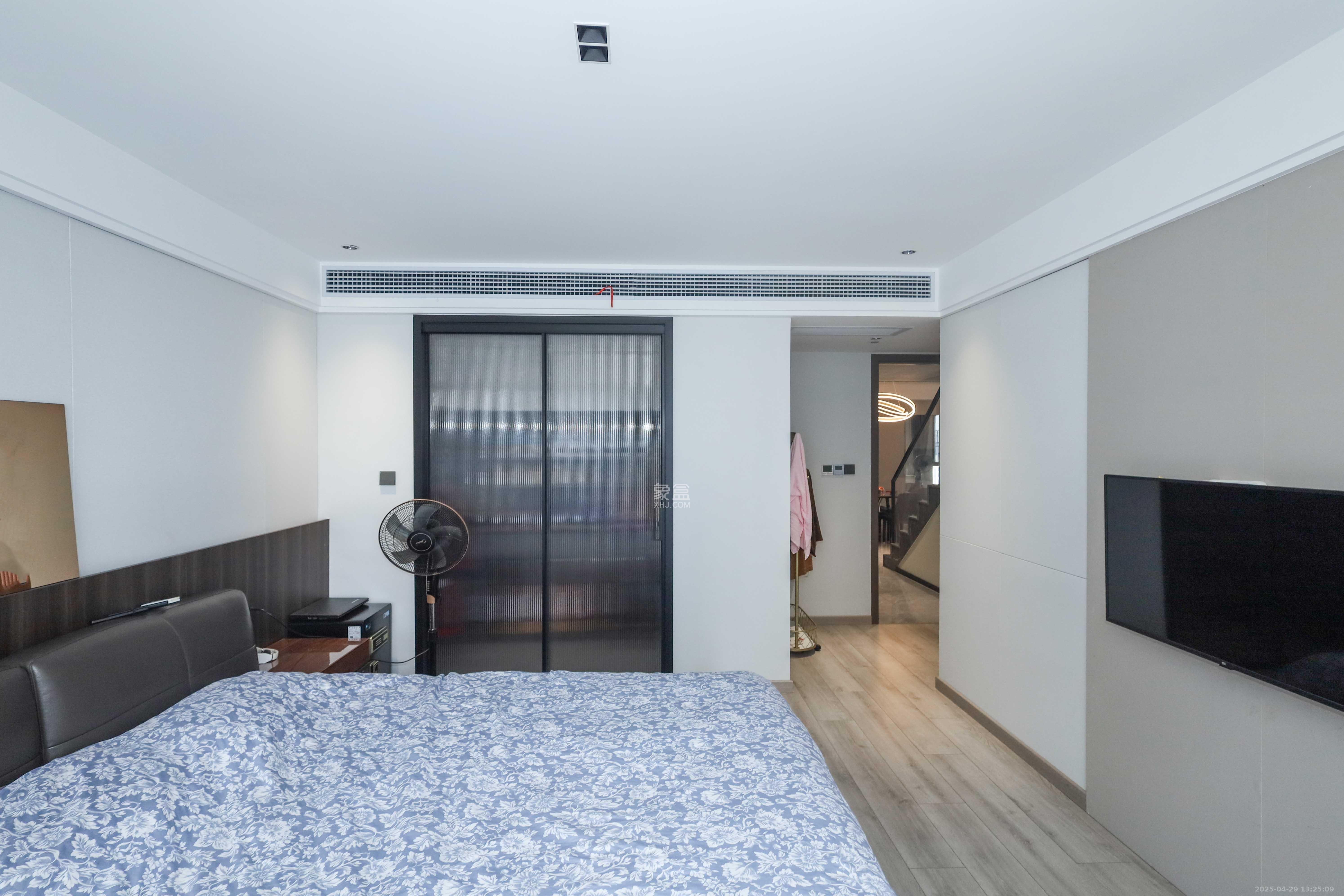 建发央著  4室2厅2卫   388.00万卧室