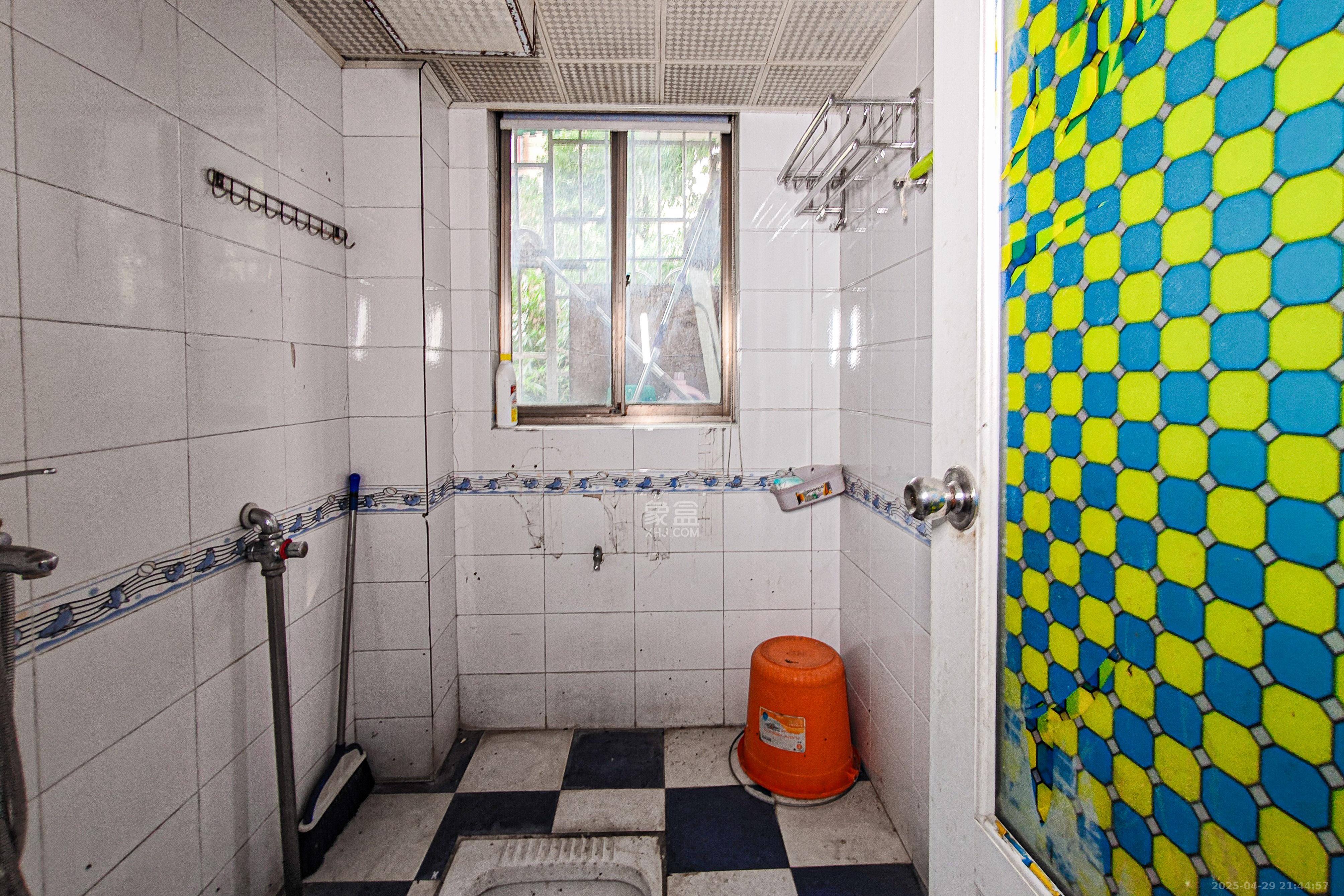 杨铭园  4室2厅2卫    88.0万 杨铭园  4室2厅2卫    88.0万卫生间