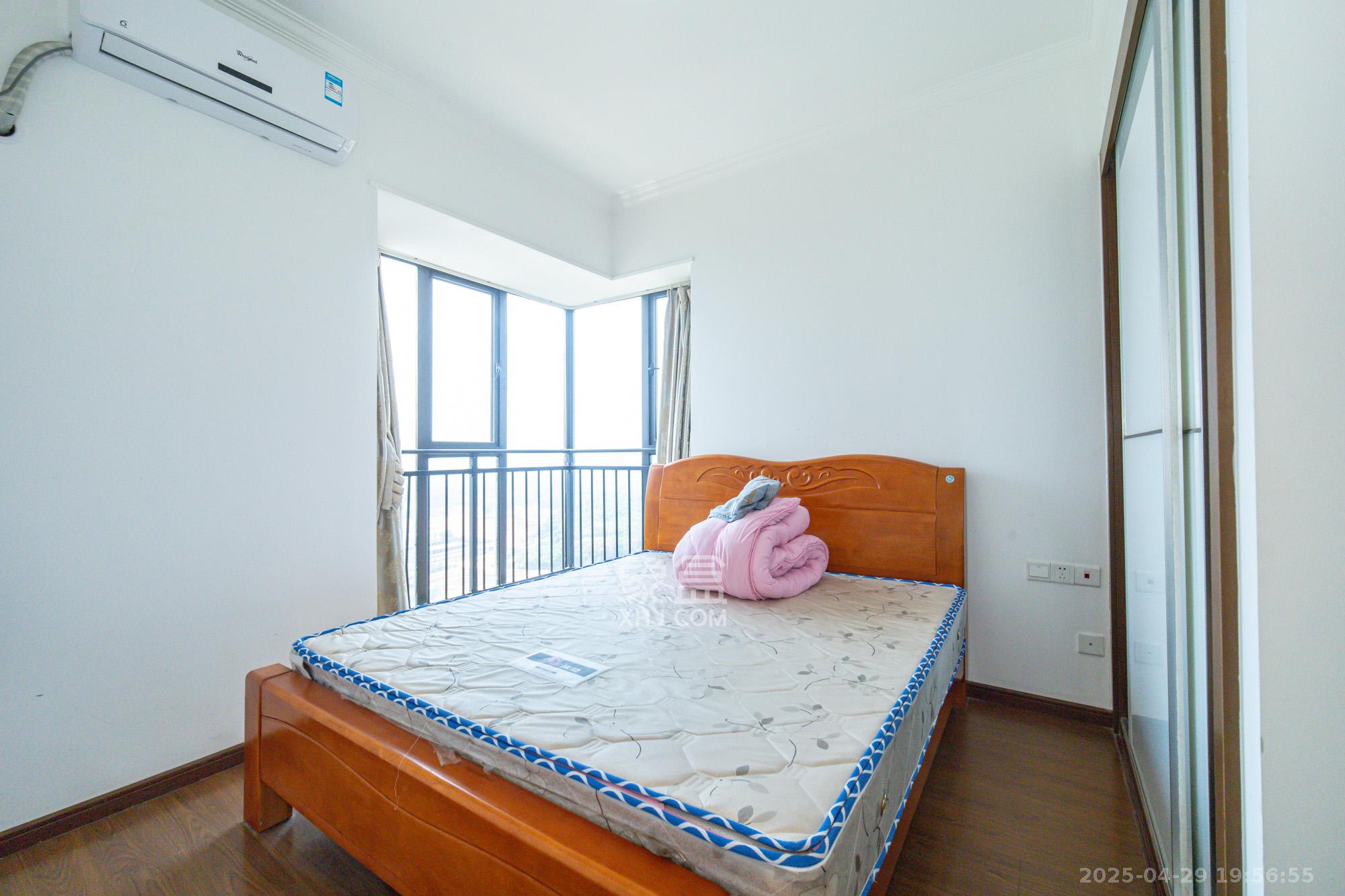 旺德府恺悦国际 3室2厅2卫 90.0万 旺德府恺悦国际 3室2厅2卫 90.0万卧室