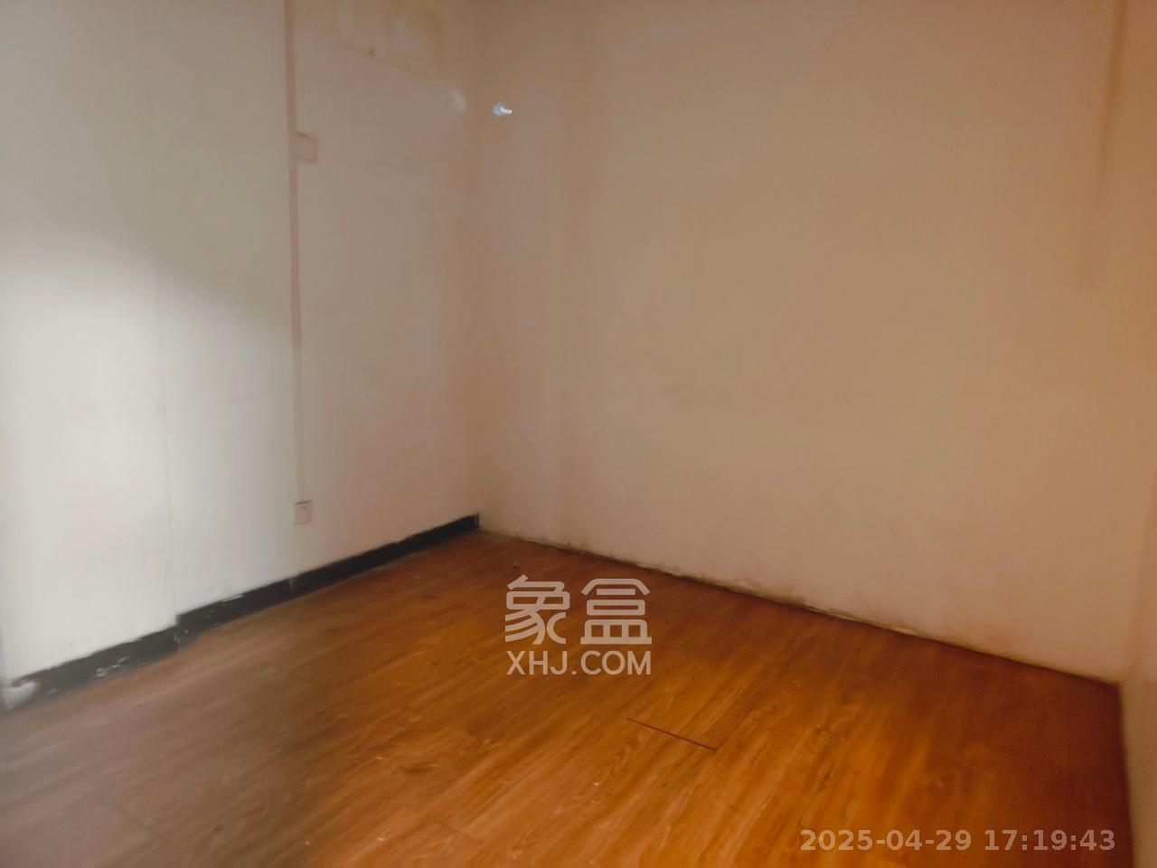 锦绣华天  3室2厅2卫   2800.00元/月室内图