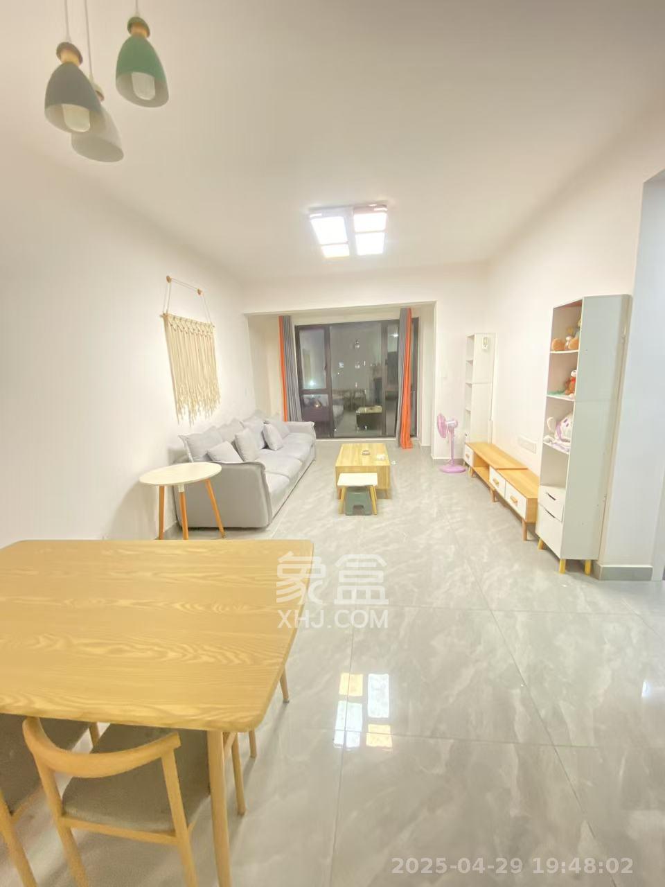 卓越蔚蓝城邦  3室1厅1卫    2300.0元/月室内图