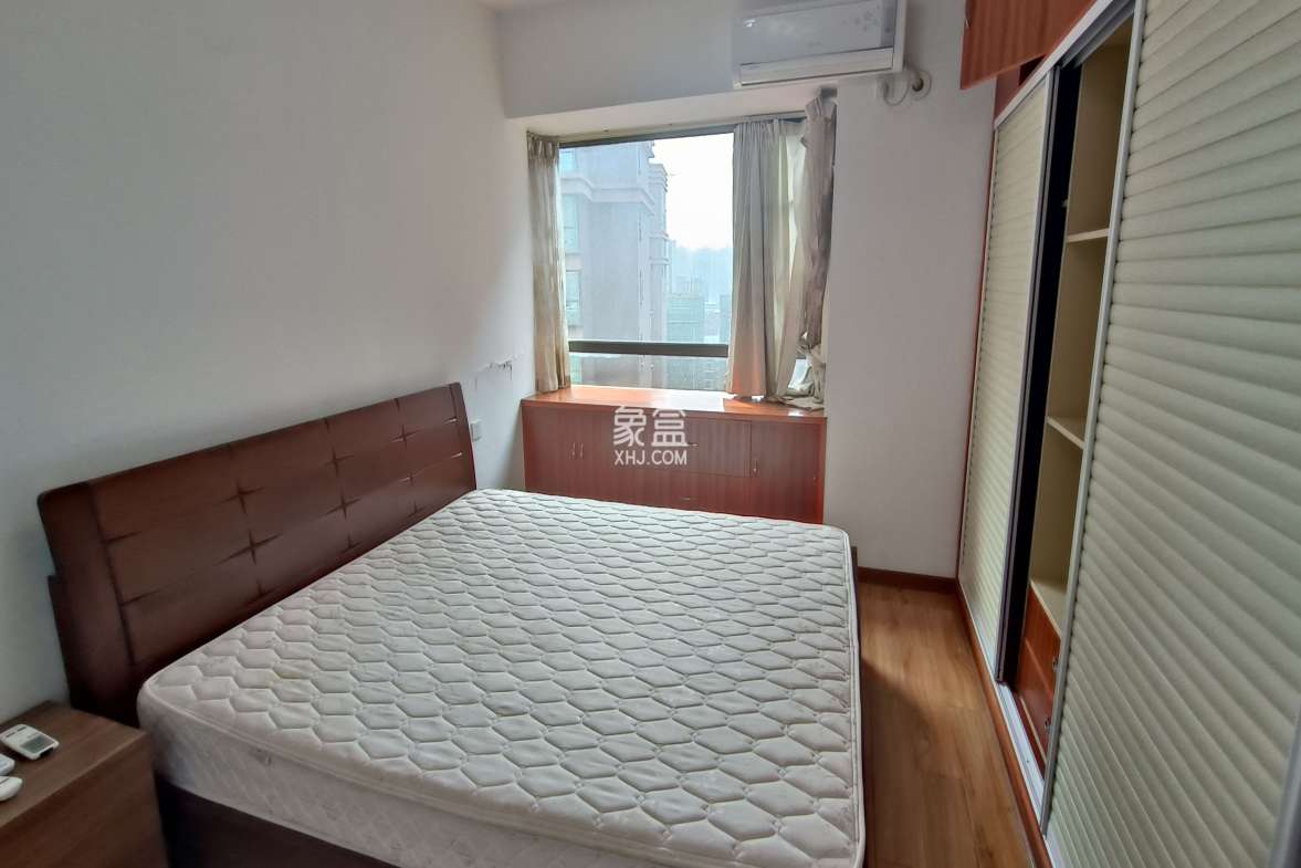 中泰峰境 3室2厅1卫 1800.00元/月 中泰峰境 3室2厅1卫 1800.00元/月室内图