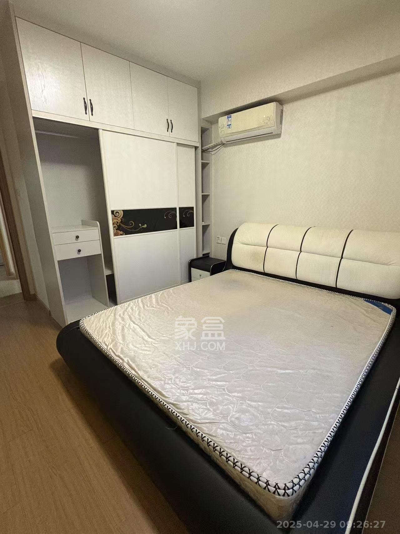 麓谷小镇  3室2厅1卫   2600.00元/月室内图