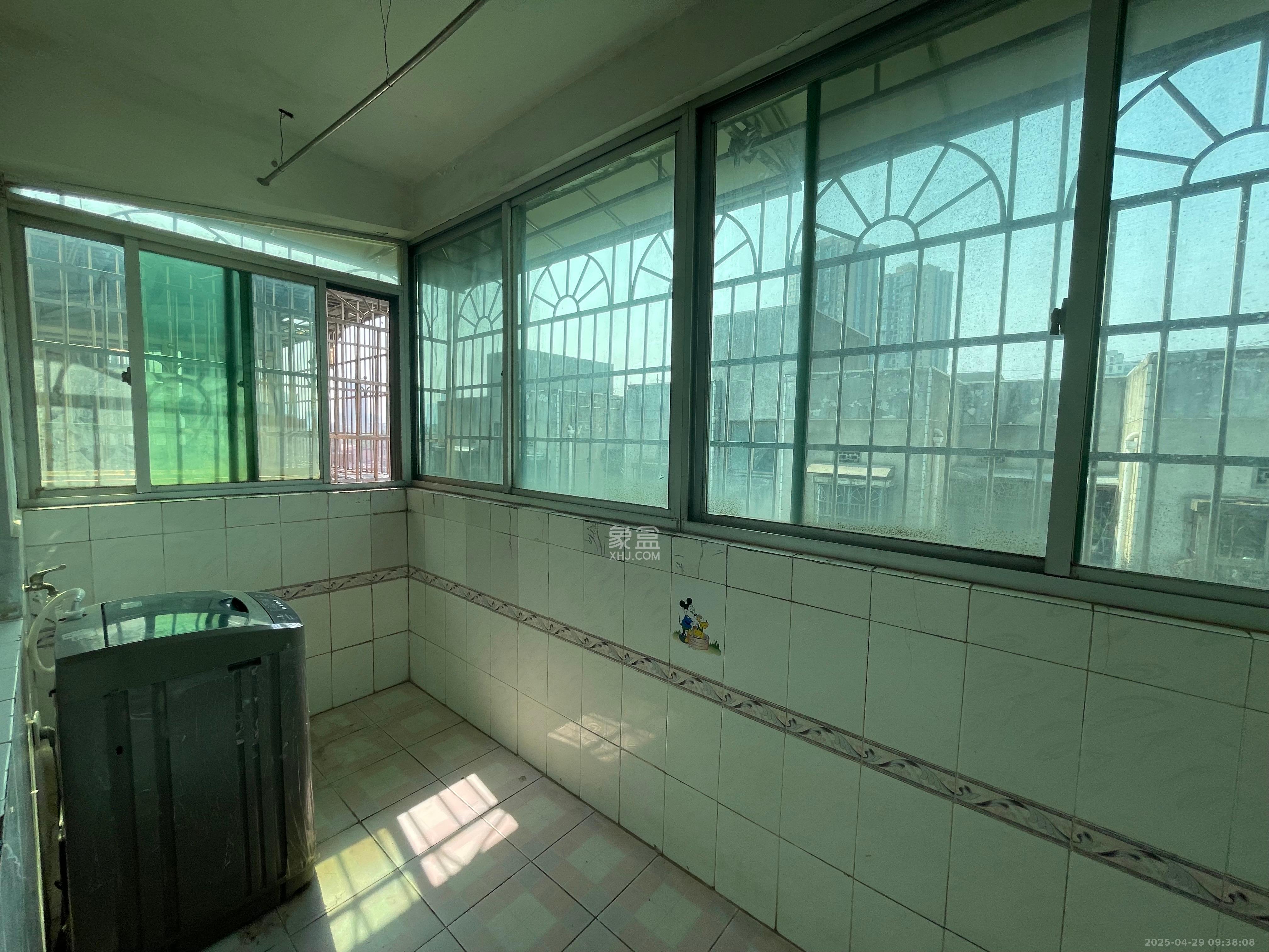 中建五局信和苑三区 3室2厅1卫 1000.0元/月 中建五局信和苑三区 3室2厅1卫 1000.0元/月室内图