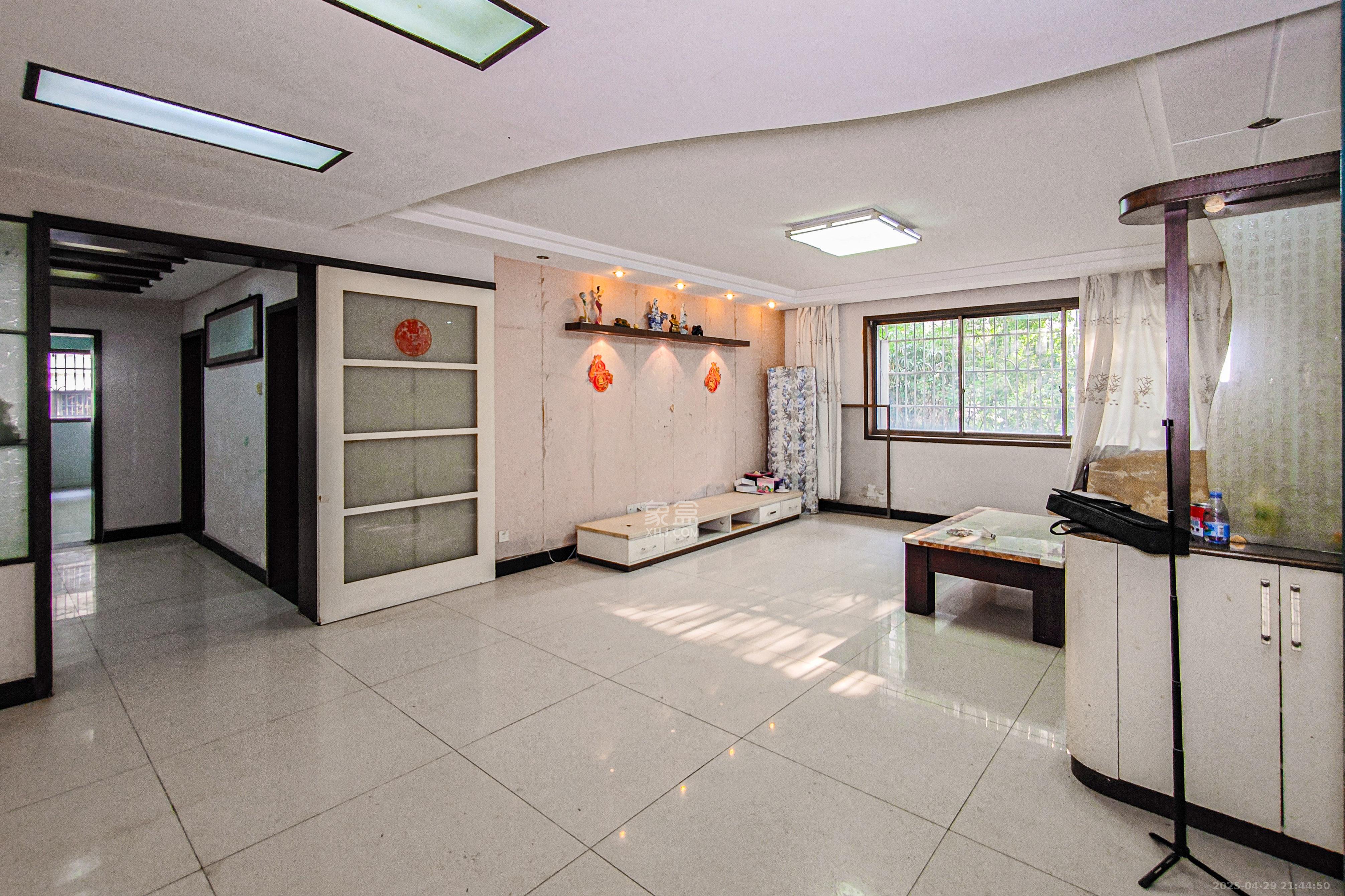 杨铭园  4室2厅2卫    88.0万 杨铭园  4室2厅2卫    88.0万客厅