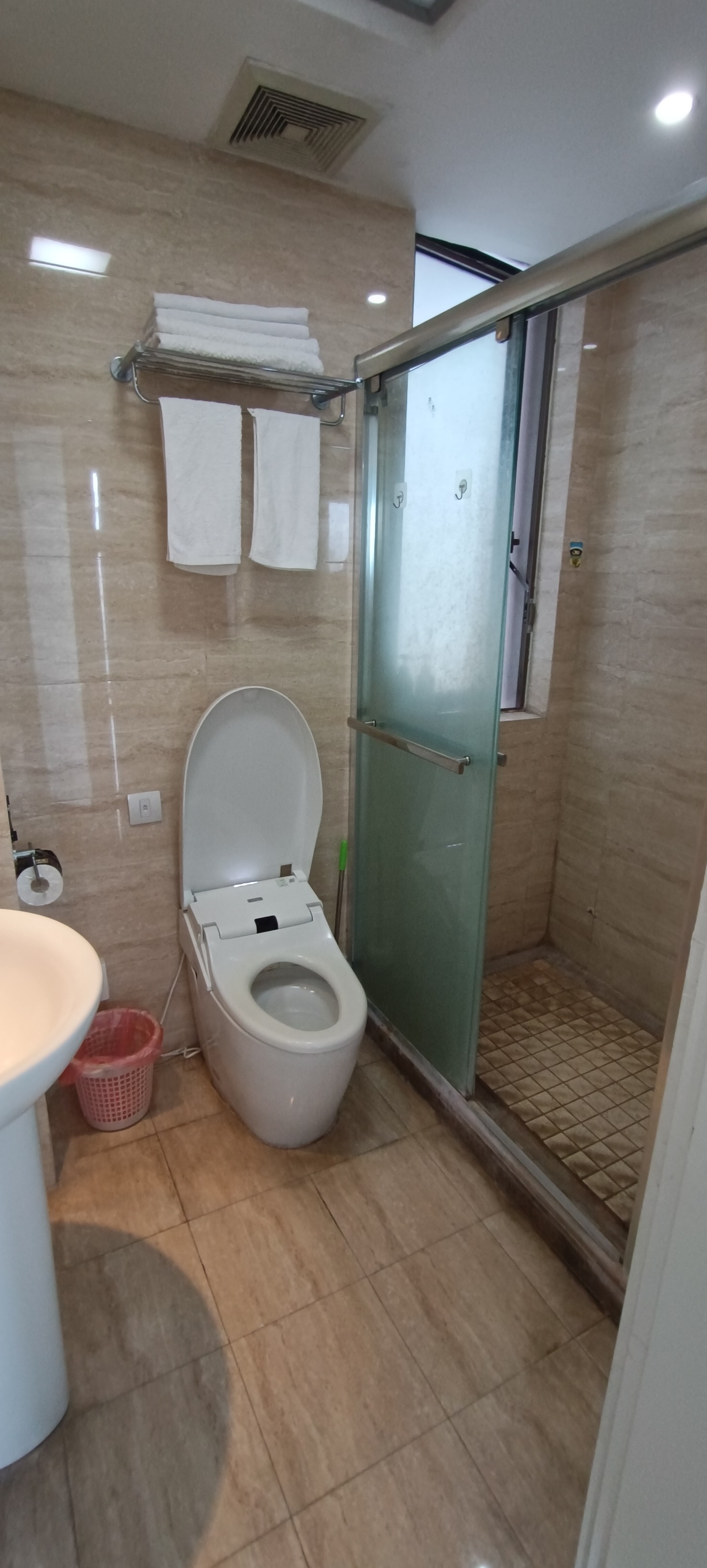 外滩中心 1室1厅1卫 2600.0元/月 外滩中心 1室1厅1卫 2600.0元/月室内图