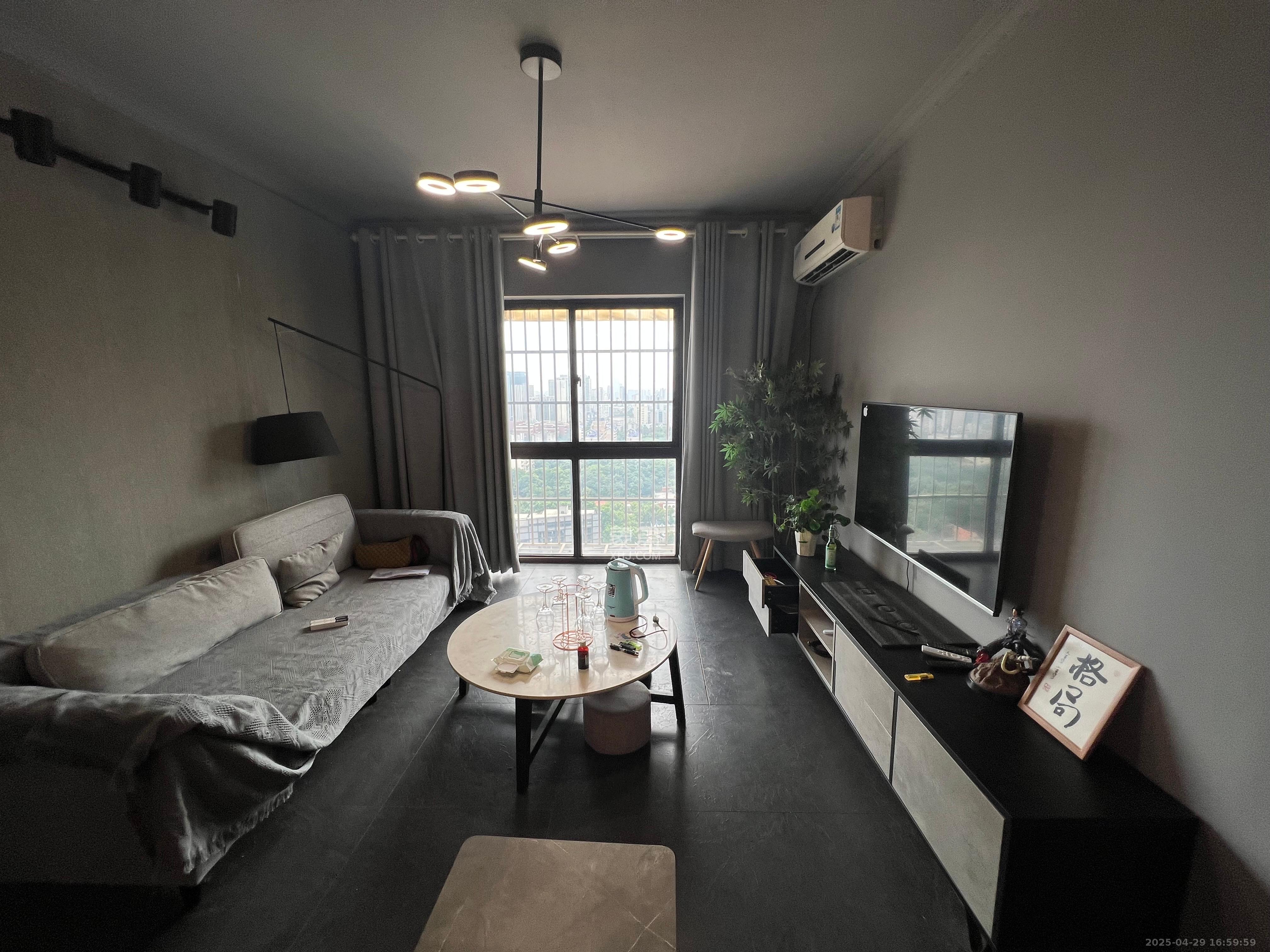 顺安大厦  1室2厅1卫   3200.00元/月室内图1