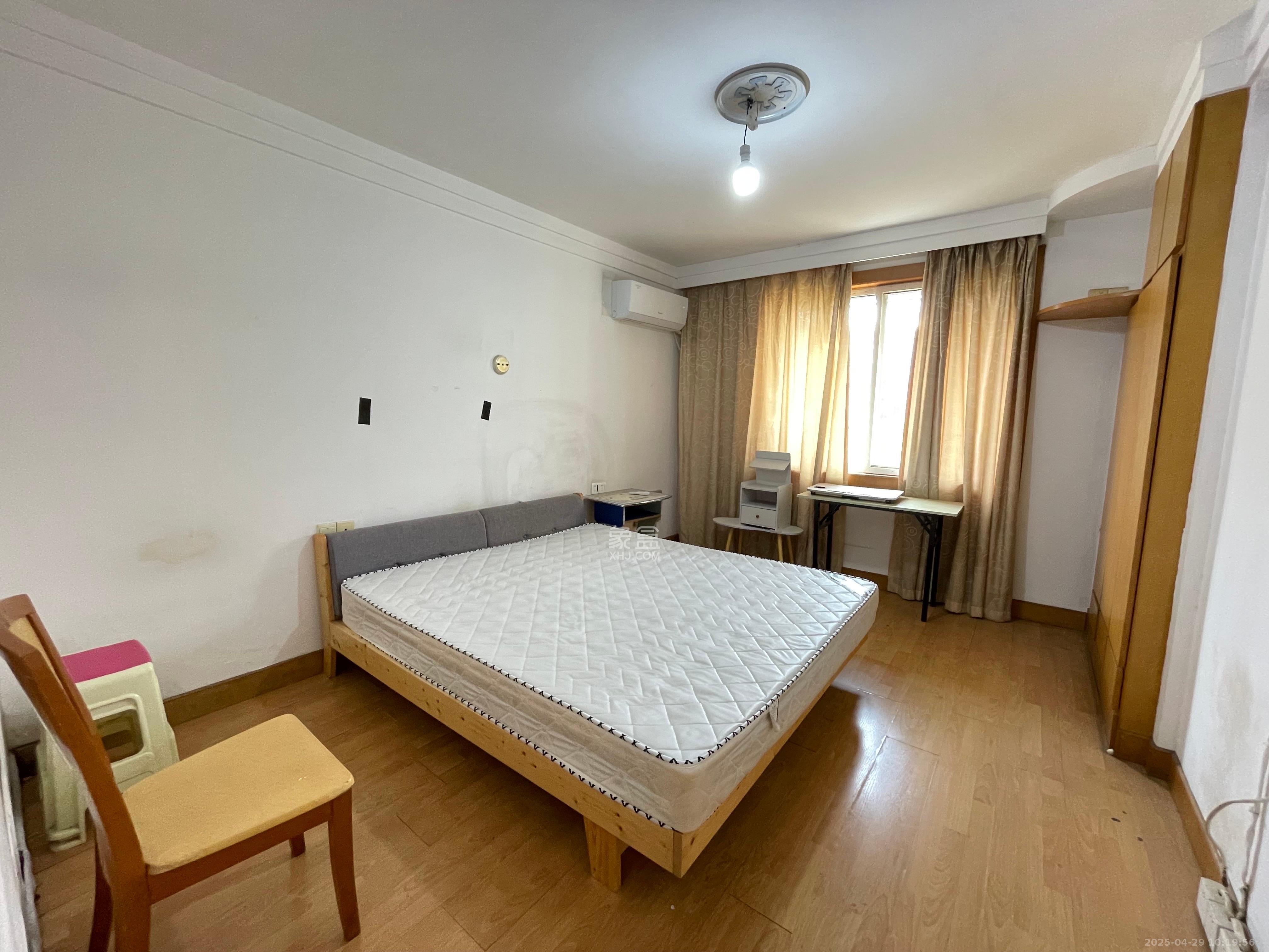 德政园  3室2厅2卫   1900.00元/月室内图