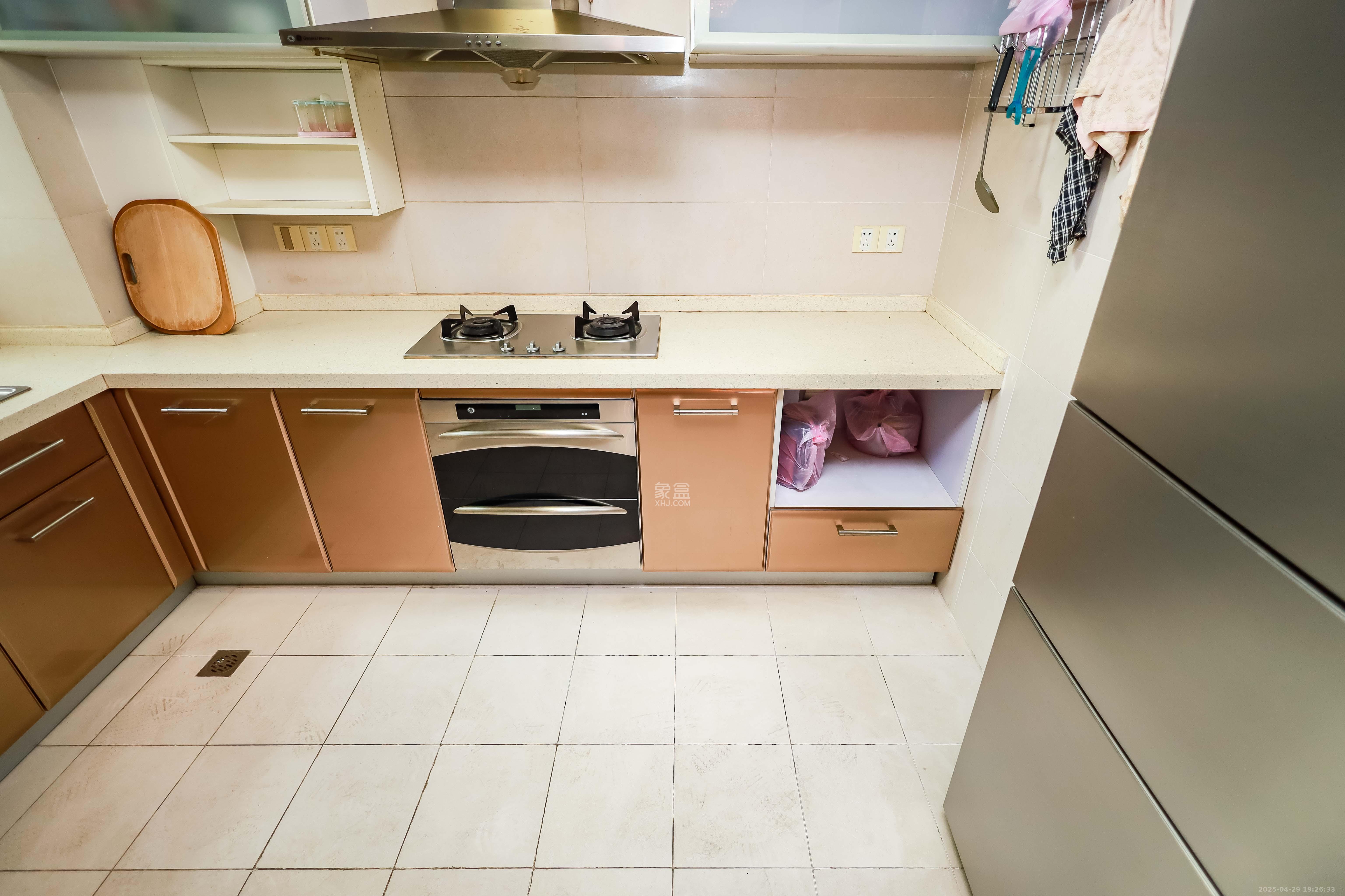 岳麓壹号  3室2厅2卫    200.0万 岳麓壹号  3室2厅2卫    200.0万厨房