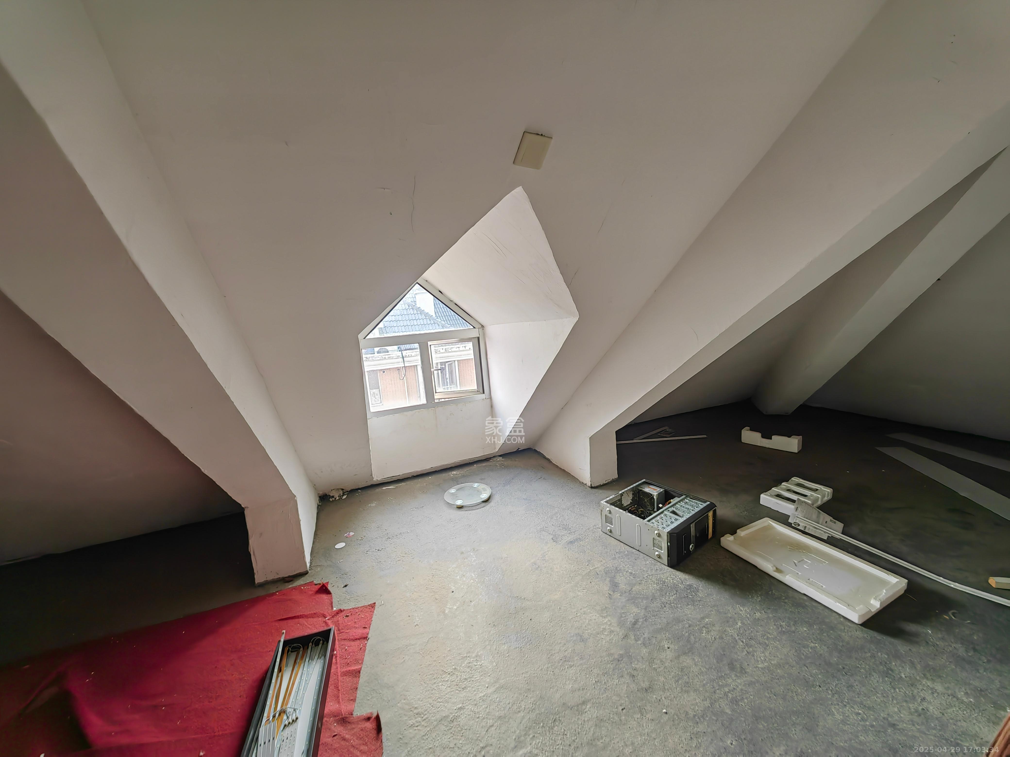 恒广国际景园一二区 2室2厅1卫 1800.0元/月 恒广国际景园一二区 2室2厅1卫 1800.0元/月室内图