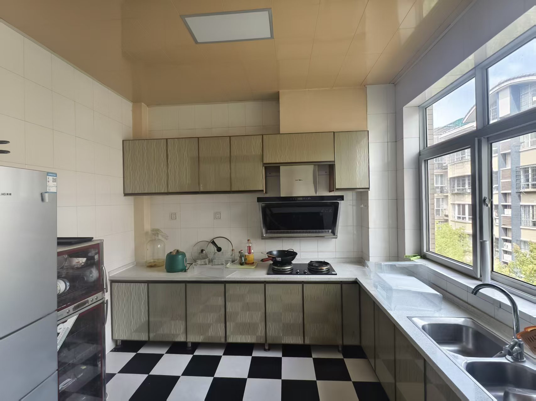 珠江丽园 4室2厅2卫 63.0万 珠江丽园 4室2厅2卫 63.0万室内图