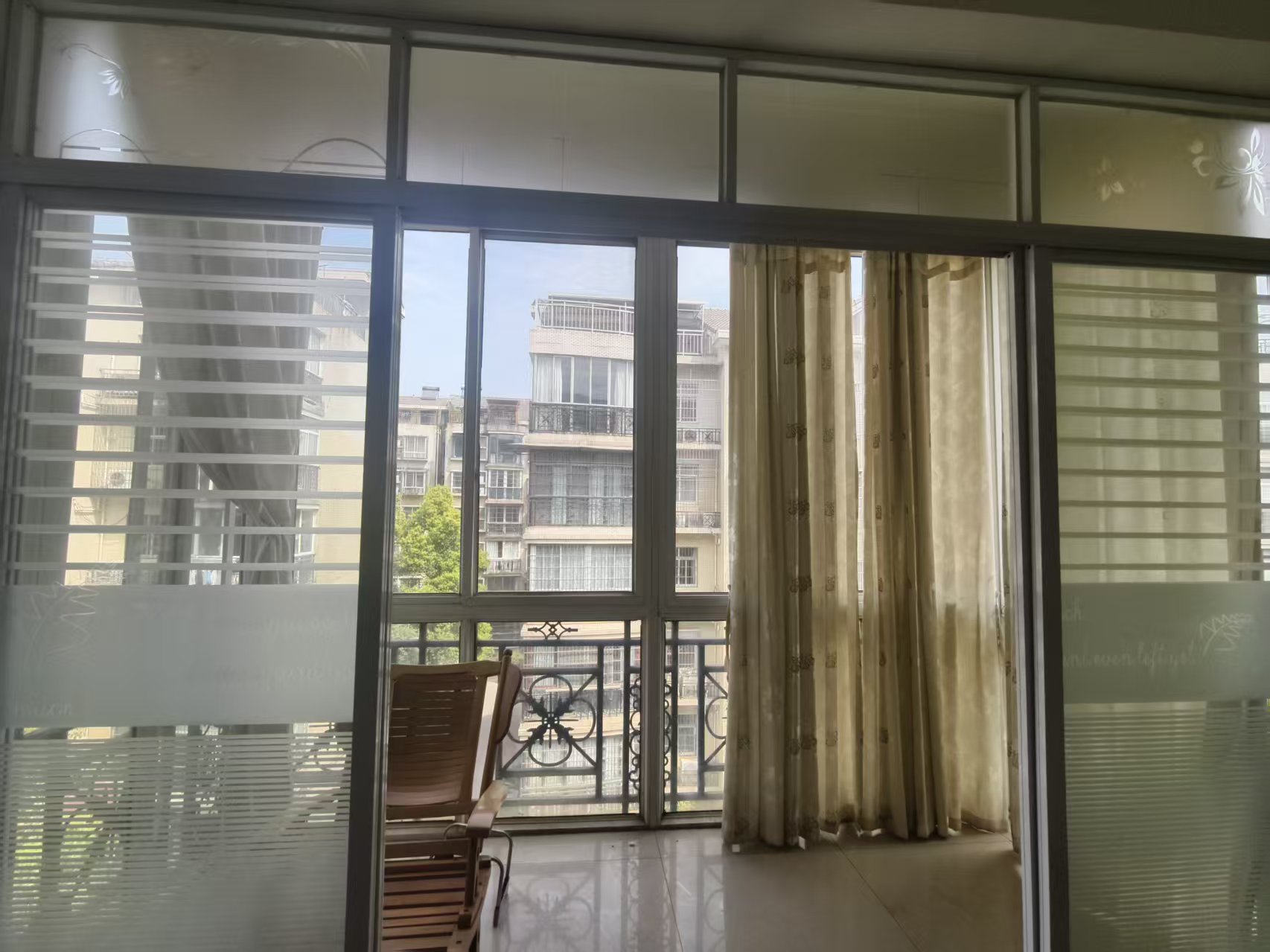 珠江丽园 4室2厅2卫 63.0万 珠江丽园 4室2厅2卫 63.0万室内图