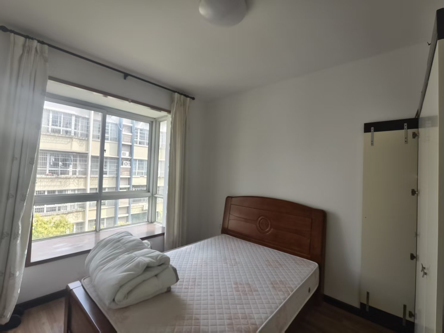 珠江丽园 4室2厅2卫 63.0万 珠江丽园 4室2厅2卫 63.0万室内图