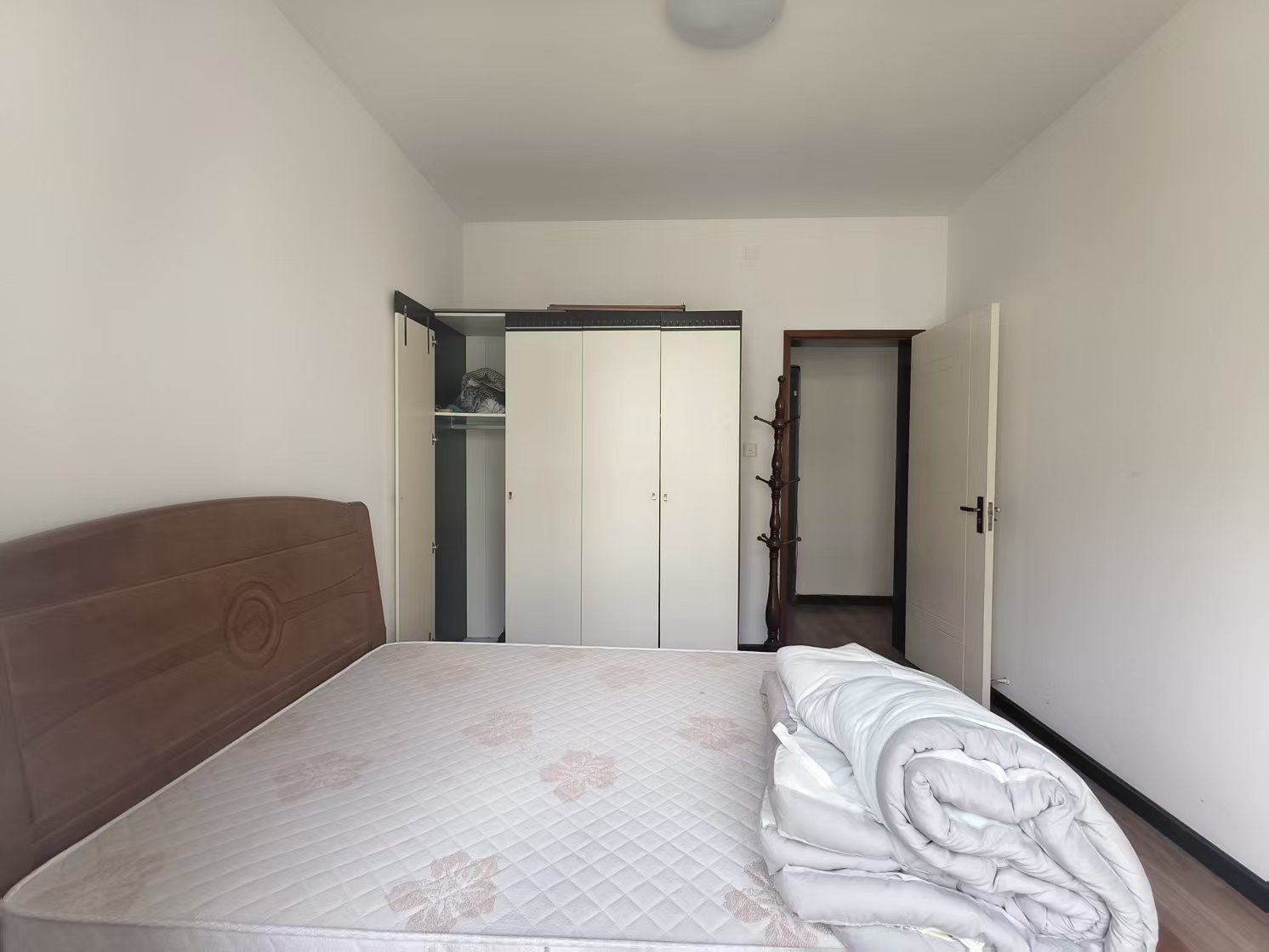 珠江丽园 4室2厅2卫 63.0万 珠江丽园 4室2厅2卫 63.0万室内图