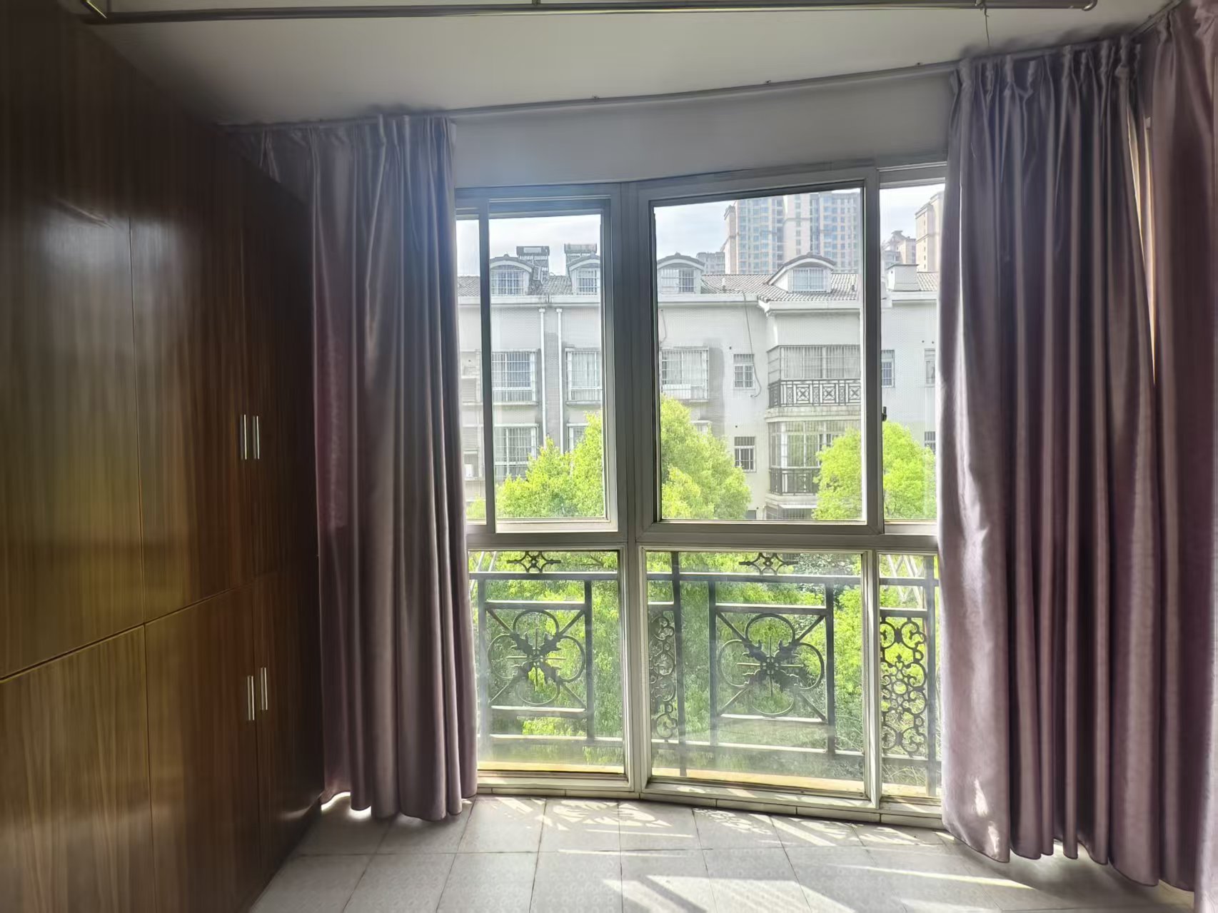 珠江丽园 4室2厅2卫 63.0万 珠江丽园 4室2厅2卫 63.0万室内图