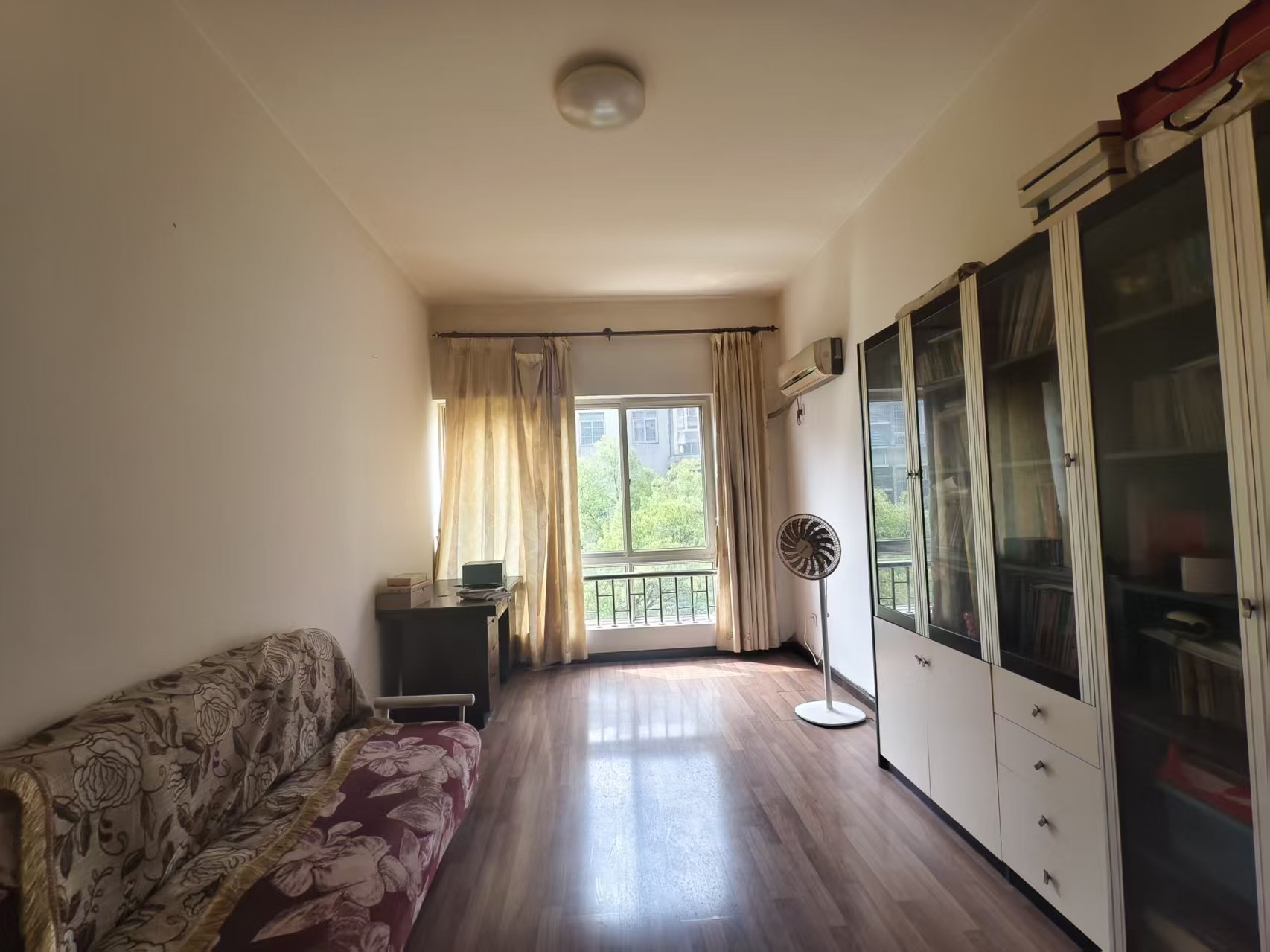 珠江丽园 4室2厅2卫 63.0万 珠江丽园 4室2厅2卫 63.0万室内图