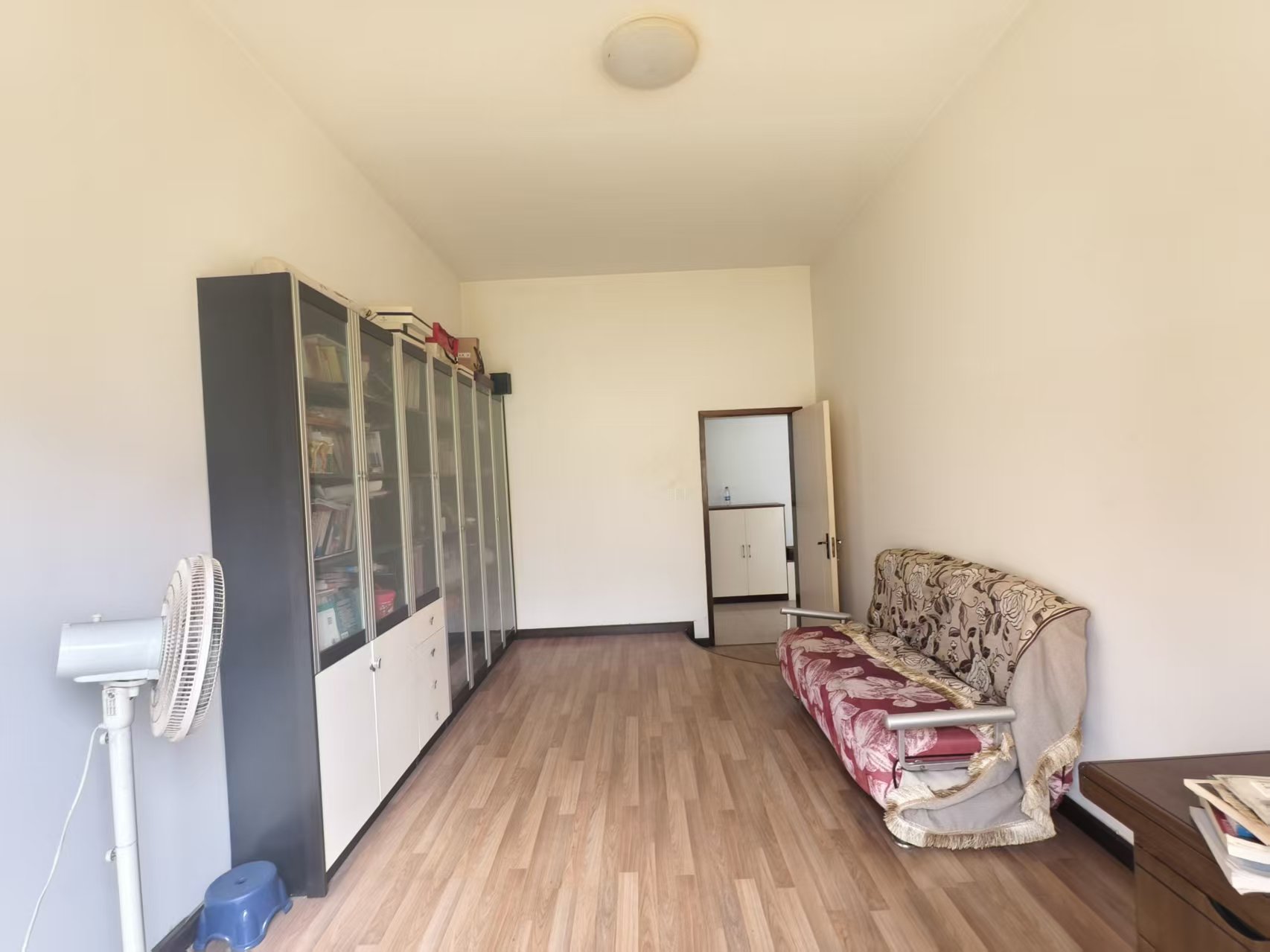 珠江丽园 4室2厅2卫 63.0万 珠江丽园 4室2厅2卫 63.0万室内图